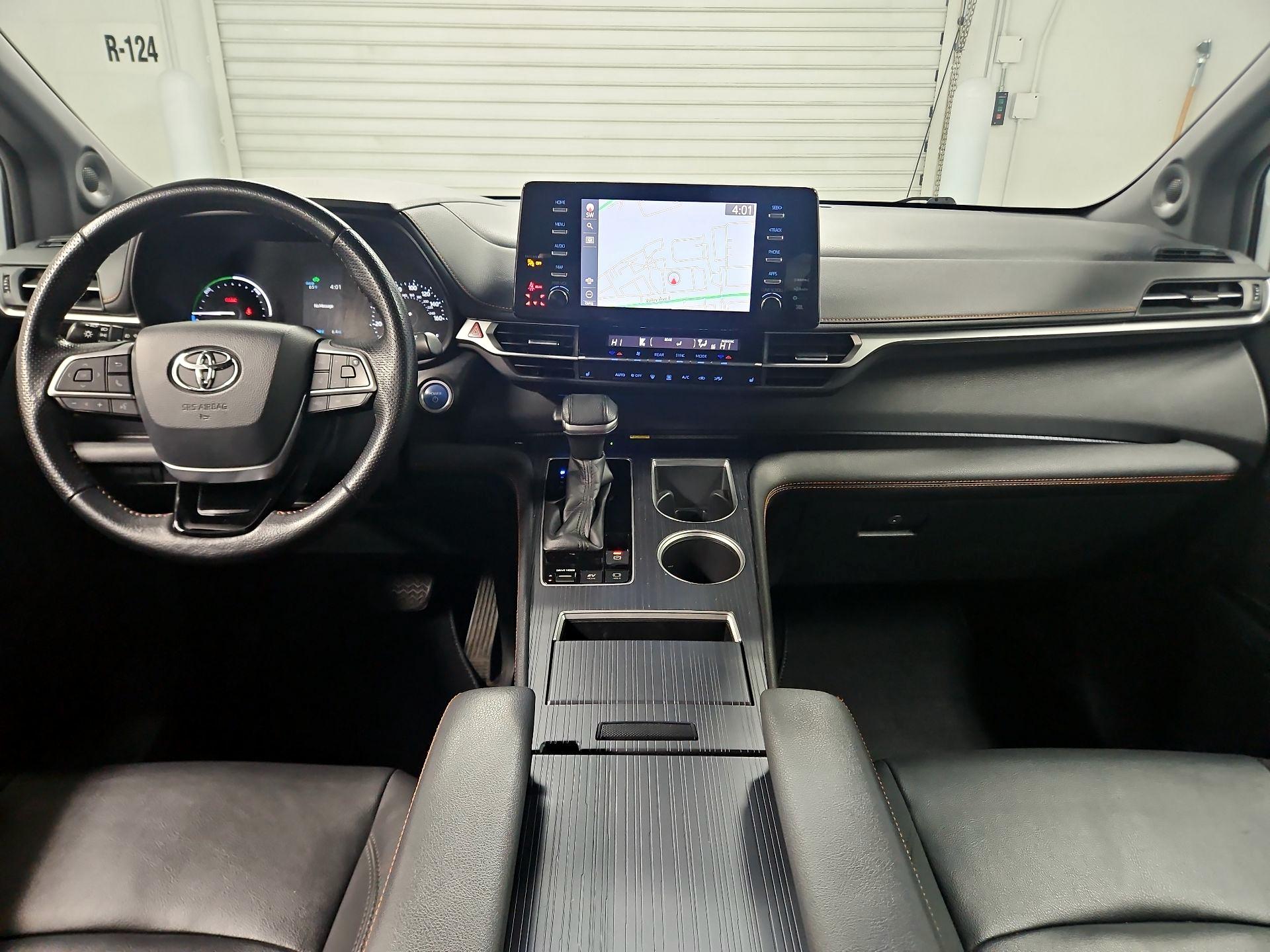 Thumbnail: 2021 Toyota Sienna - 9