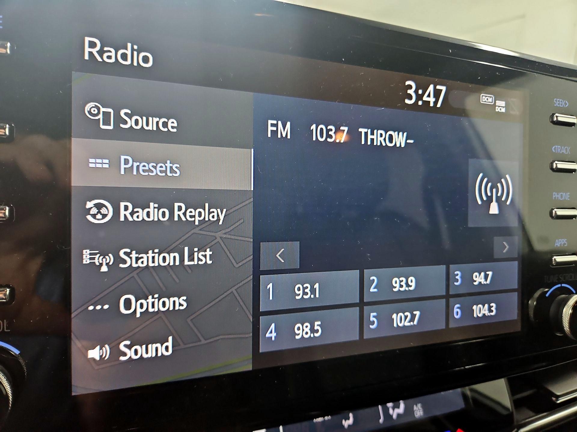 Thumbnail: 2021 Toyota Sienna - 16