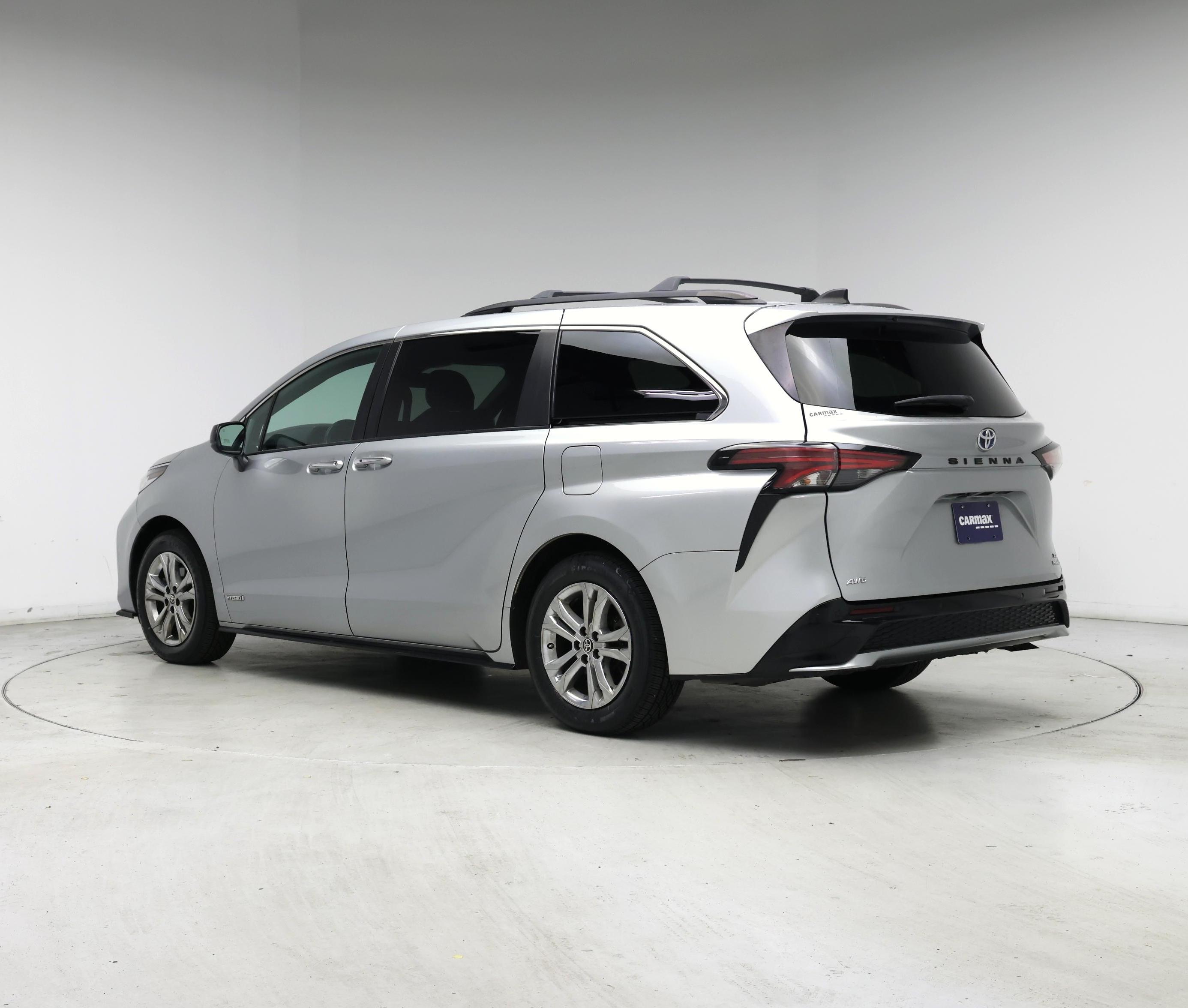Thumbnail: 2021 Toyota Sienna - 2