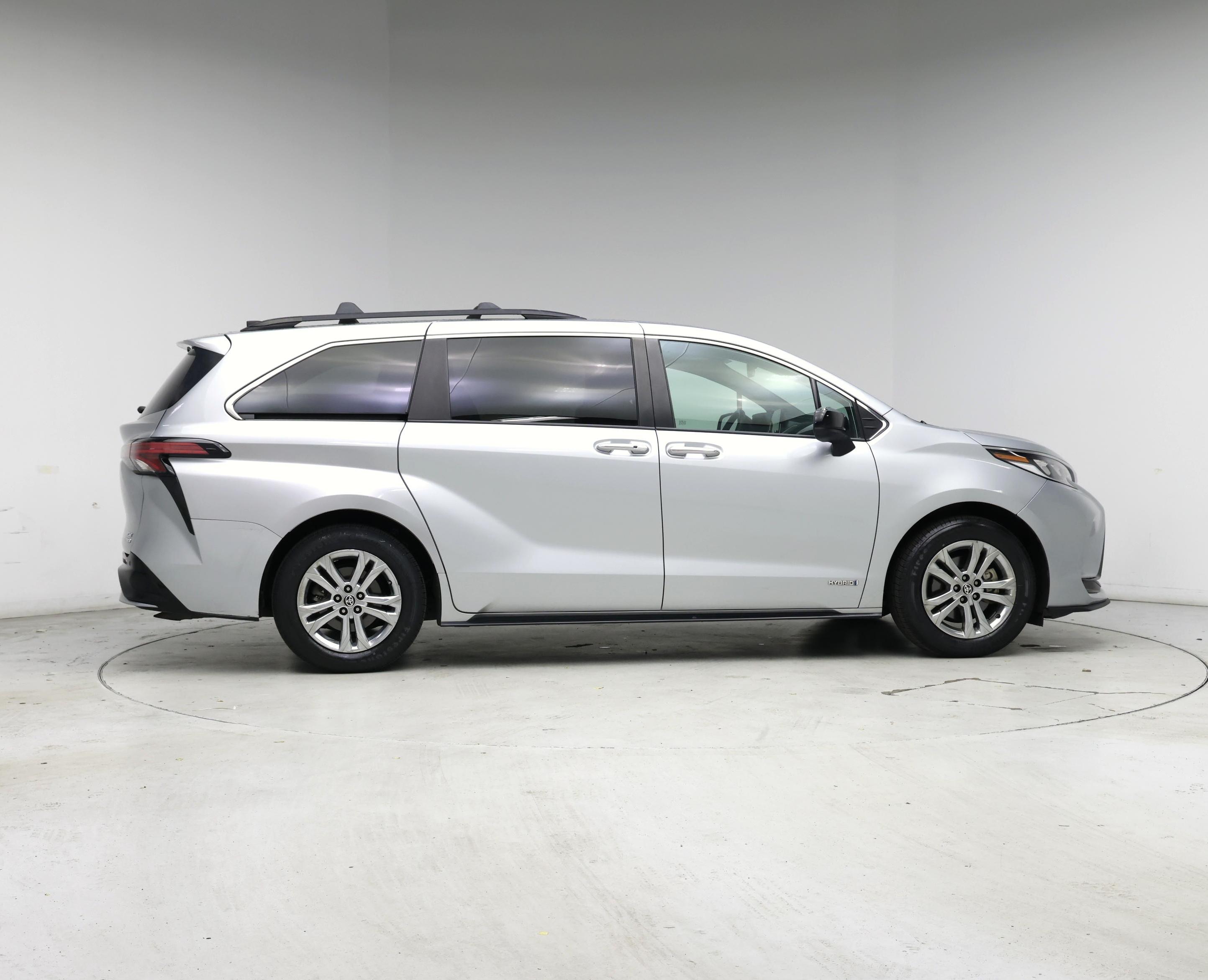 Thumbnail: 2021 Toyota Sienna - 7