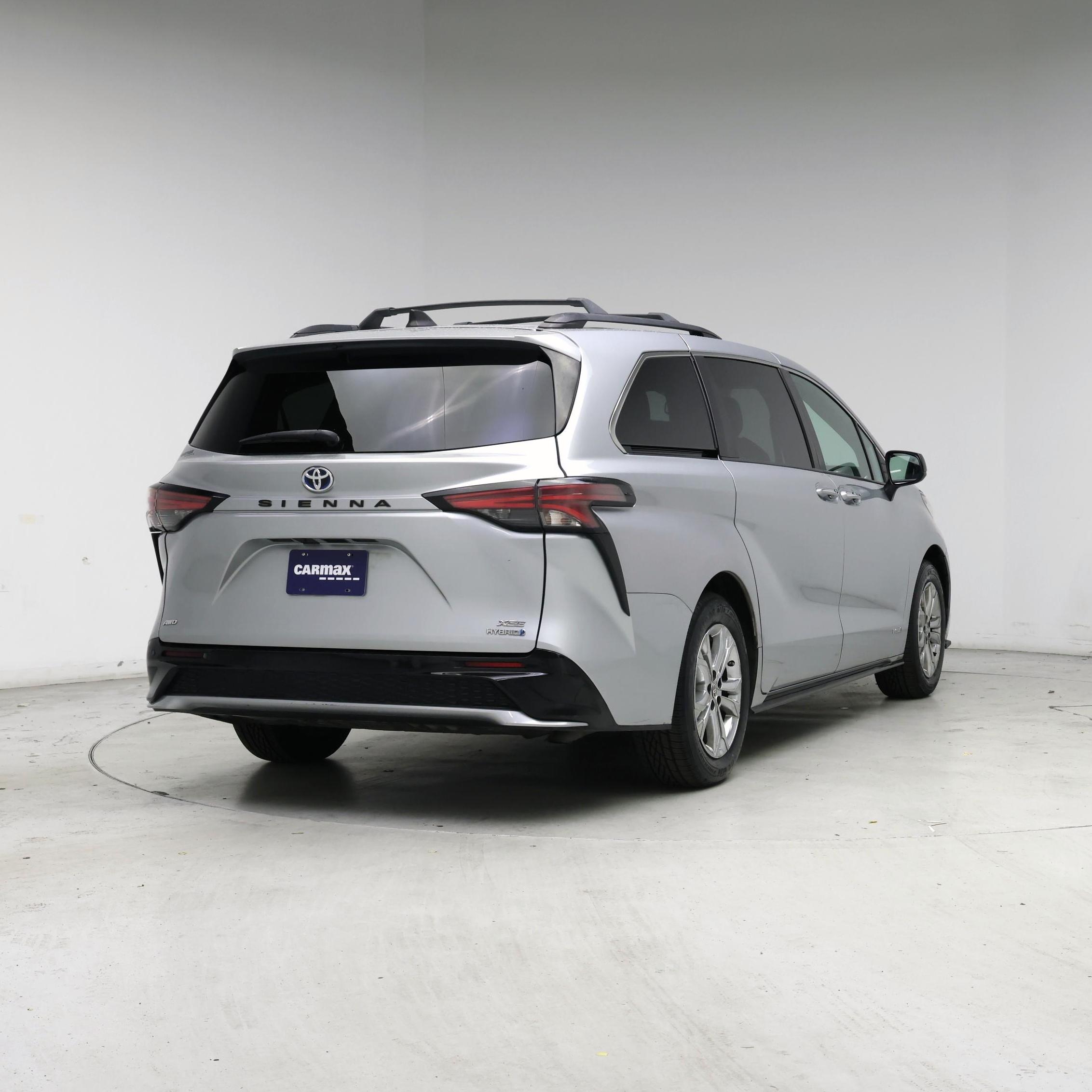 Thumbnail: 2021 Toyota Sienna - 8