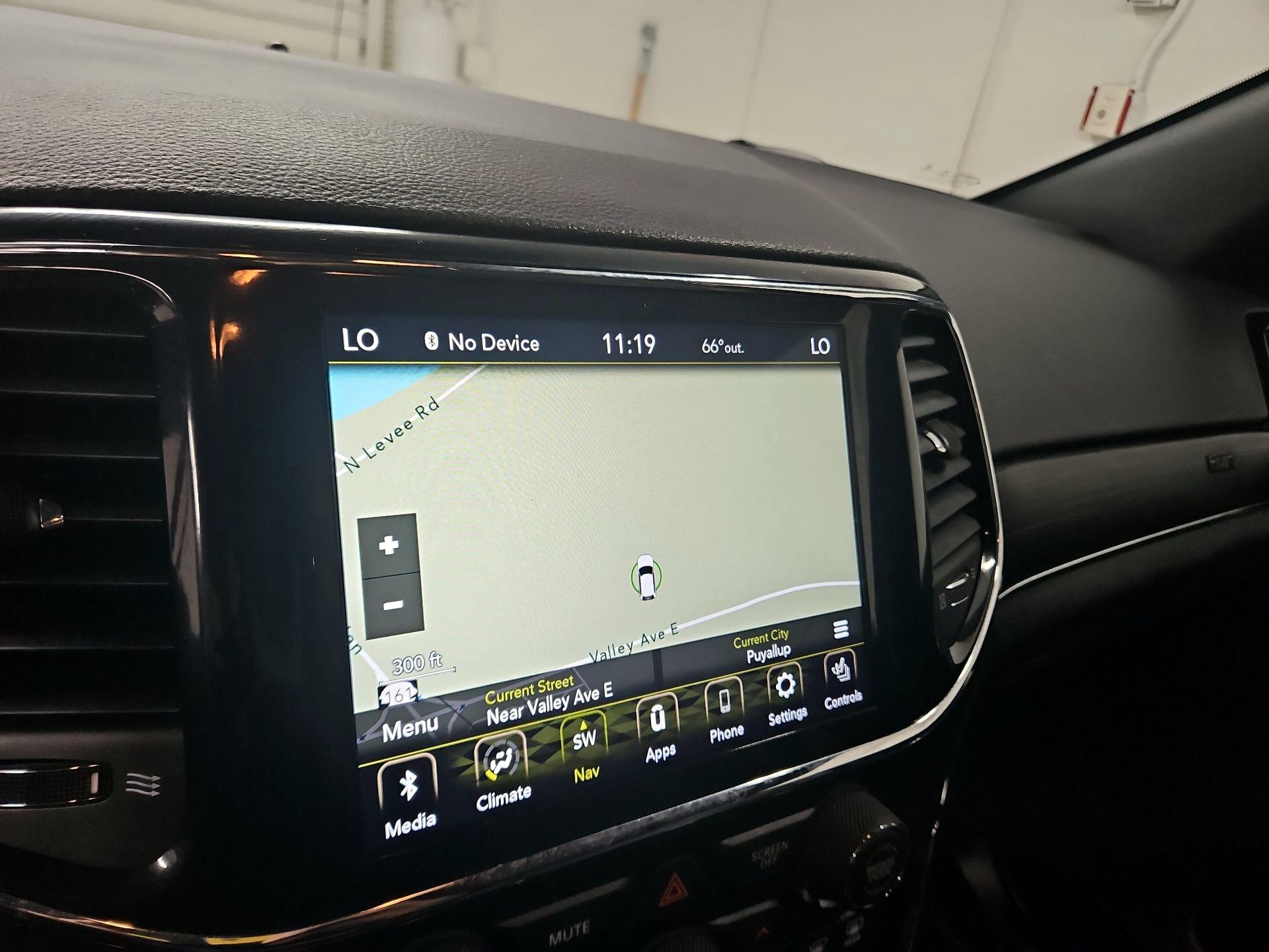 Thumbnail: 2021 Jeep Grand Cherokee - 14