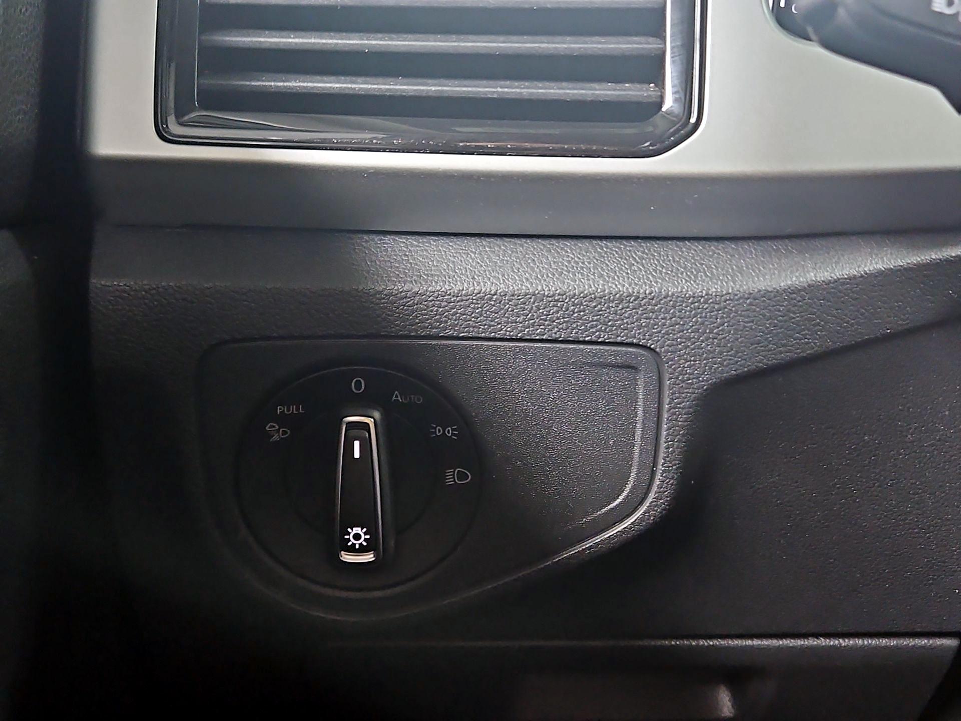 Thumbnail: 2023 Volkswagen Atlas - 13