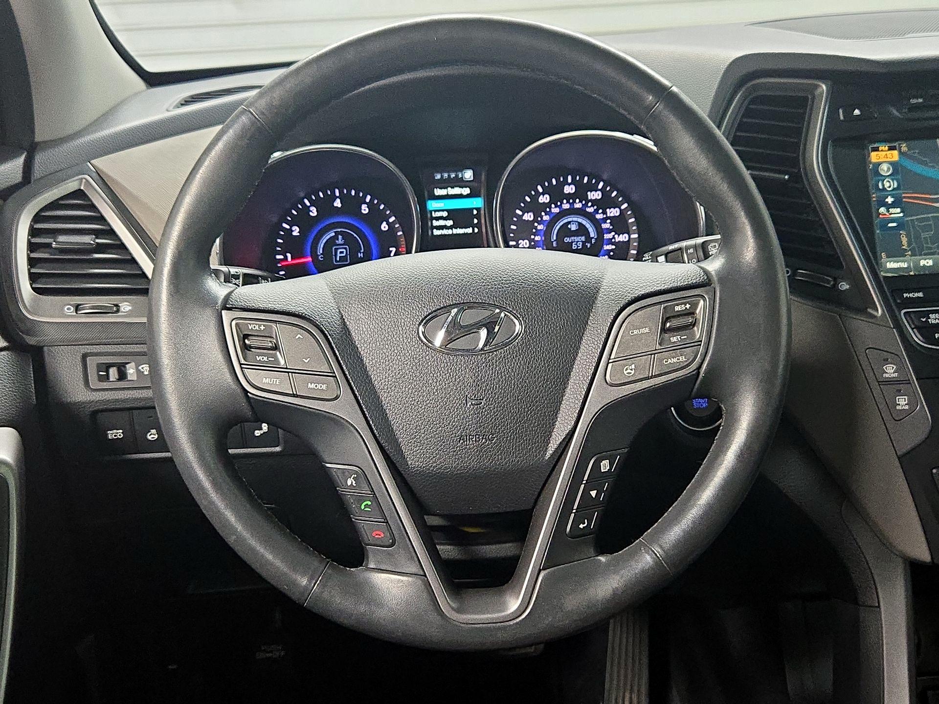 Thumbnail: 2016 Hyundai Santa Fe - 10