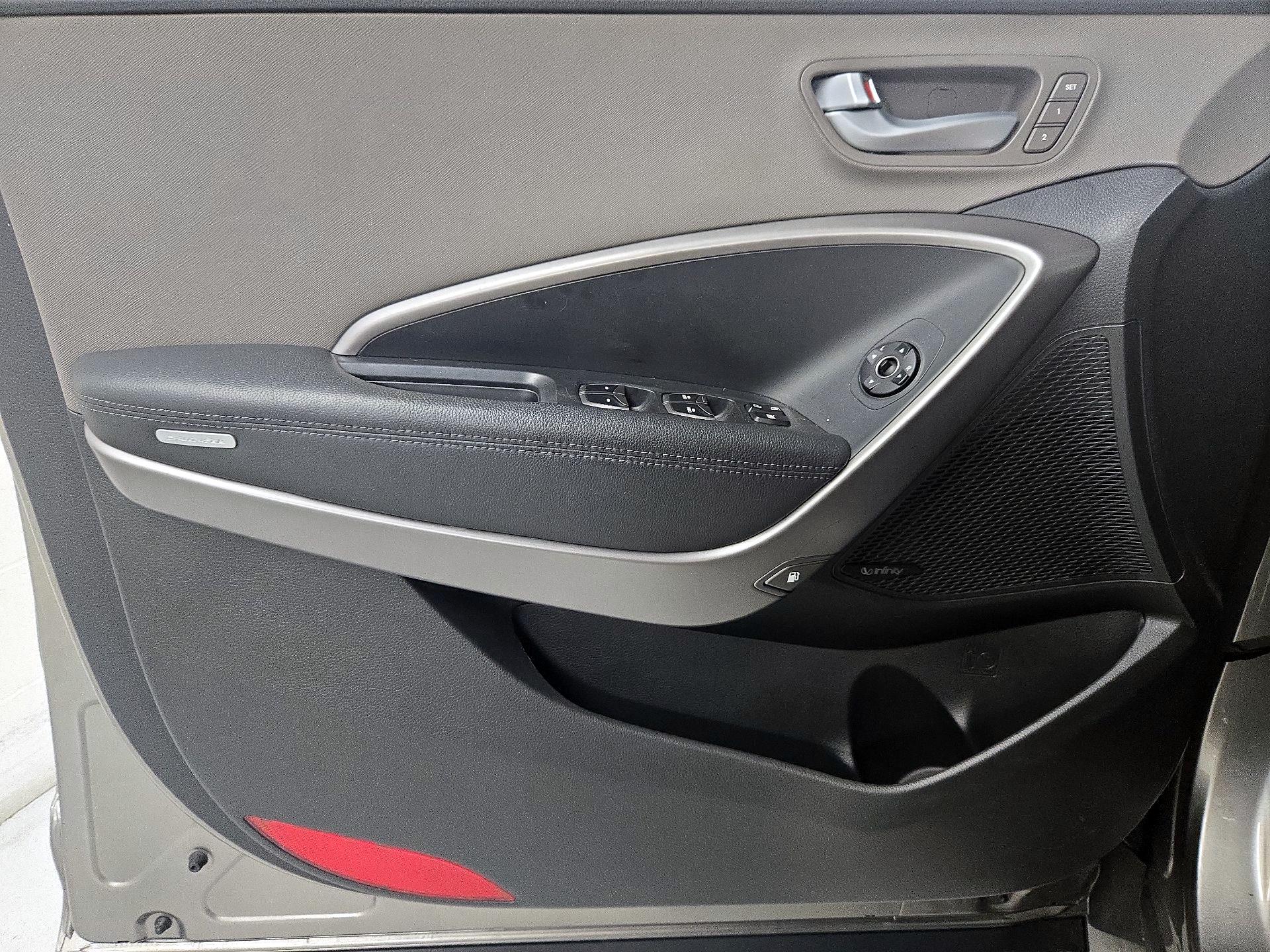 Thumbnail: 2016 Hyundai Santa Fe - 12