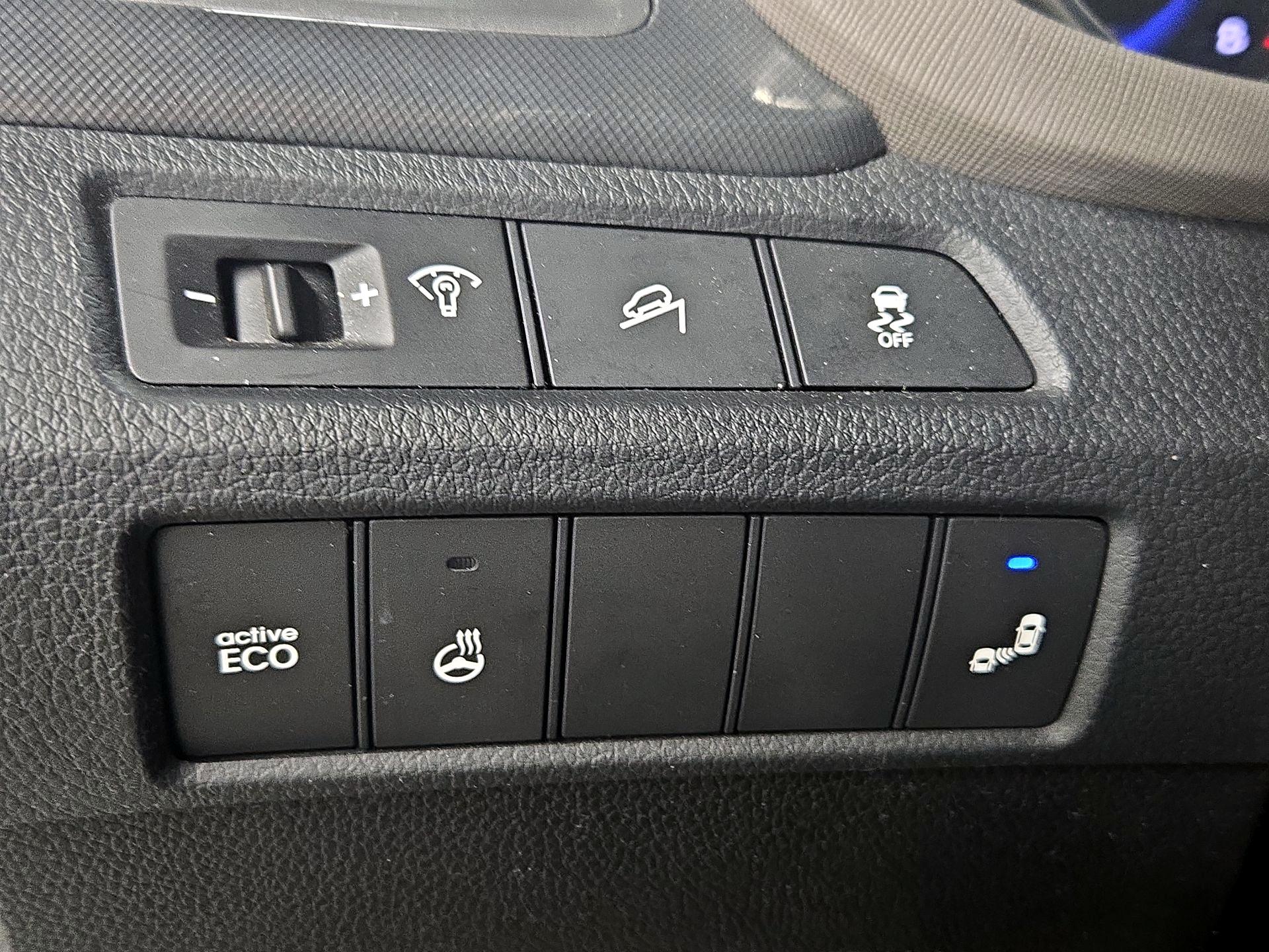 Thumbnail: 2016 Hyundai Santa Fe - 13