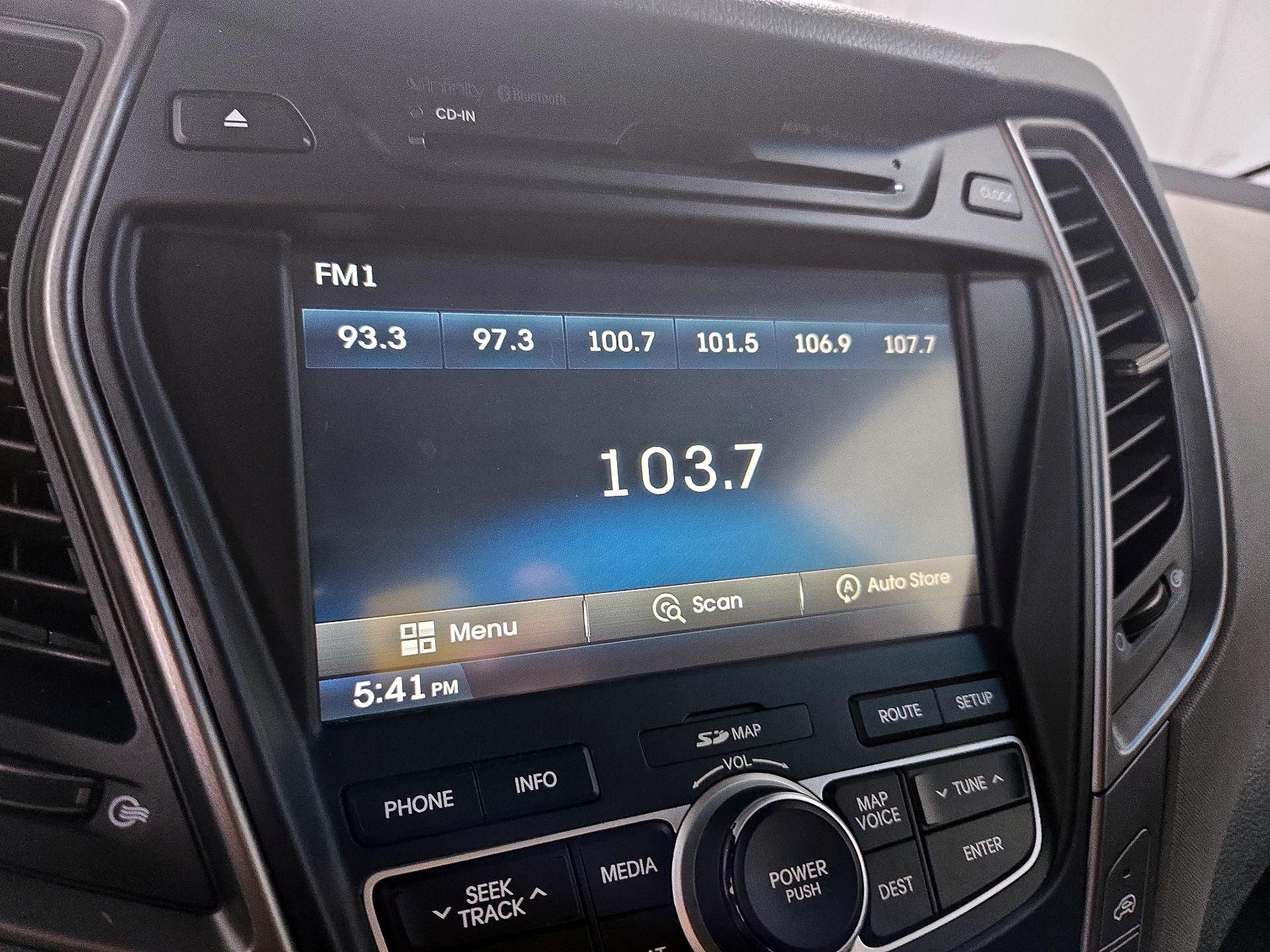 Thumbnail: 2016 Hyundai Santa Fe - 16