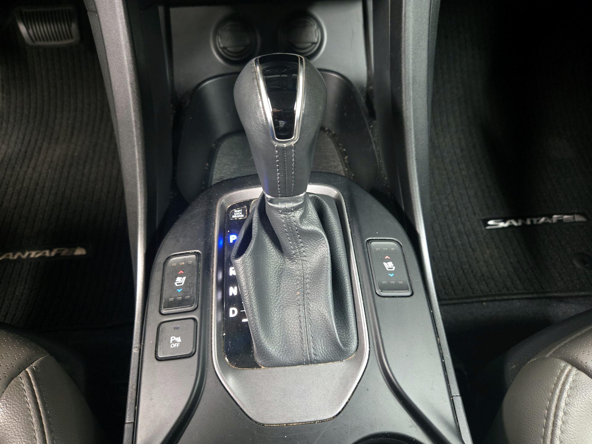 Thumbnail: 2016 Hyundai Santa Fe - 18