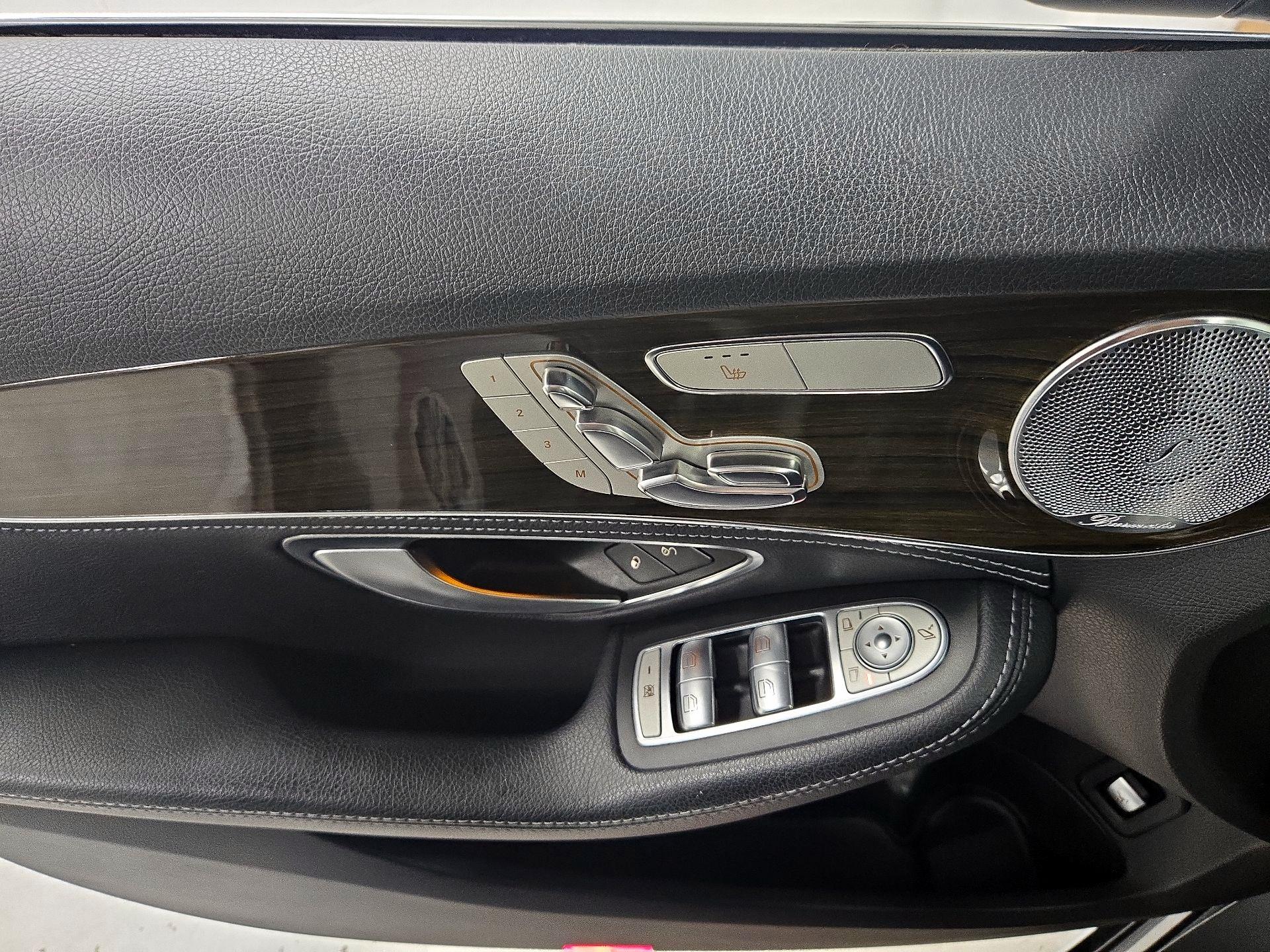 Thumbnail: 2015 Mercedes-Benz C-Class - 12