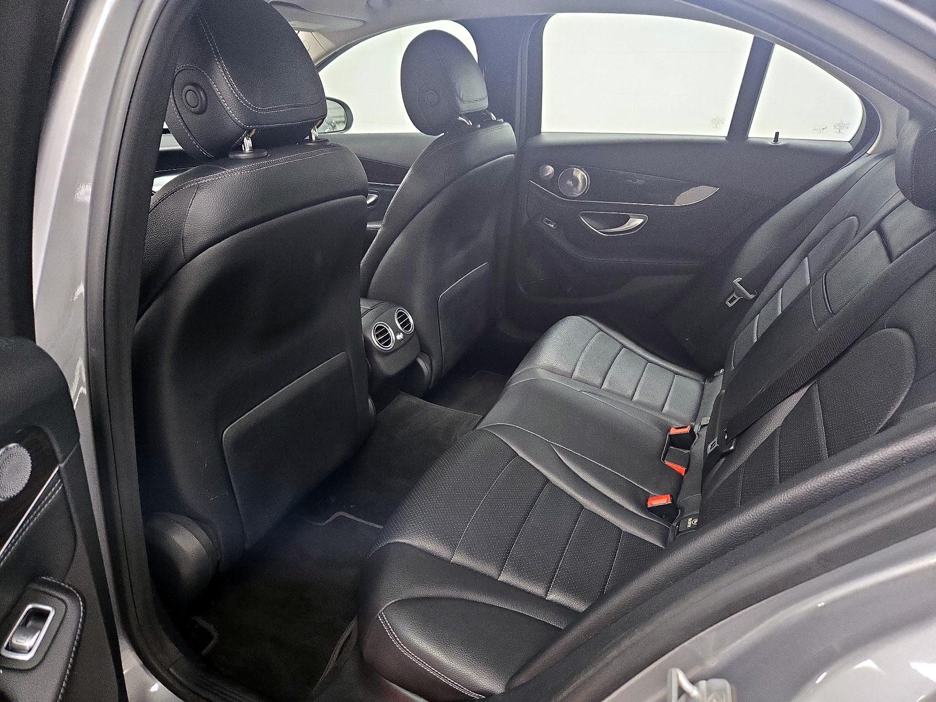 Thumbnail: 2015 Mercedes-Benz C-Class - 19