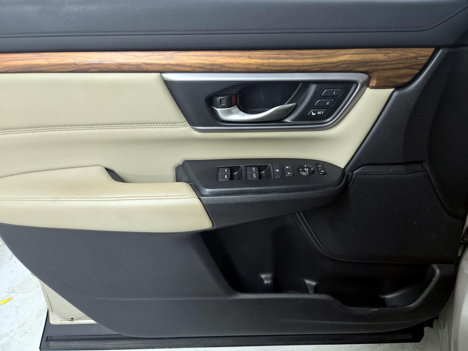 Thumbnail: 2017 Honda CR-V - 12