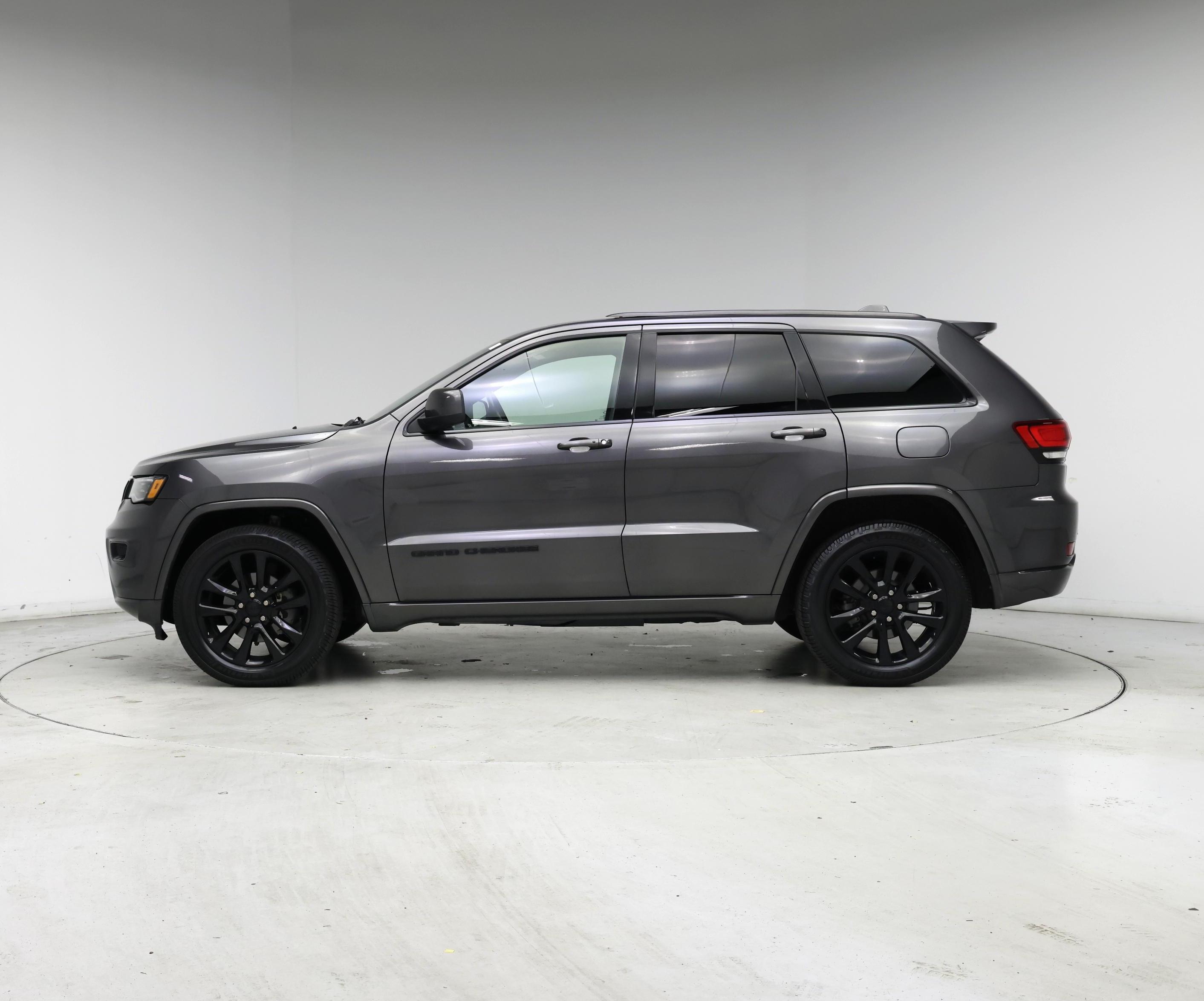 Thumbnail: 2020 Jeep Grand Cherokee - 3