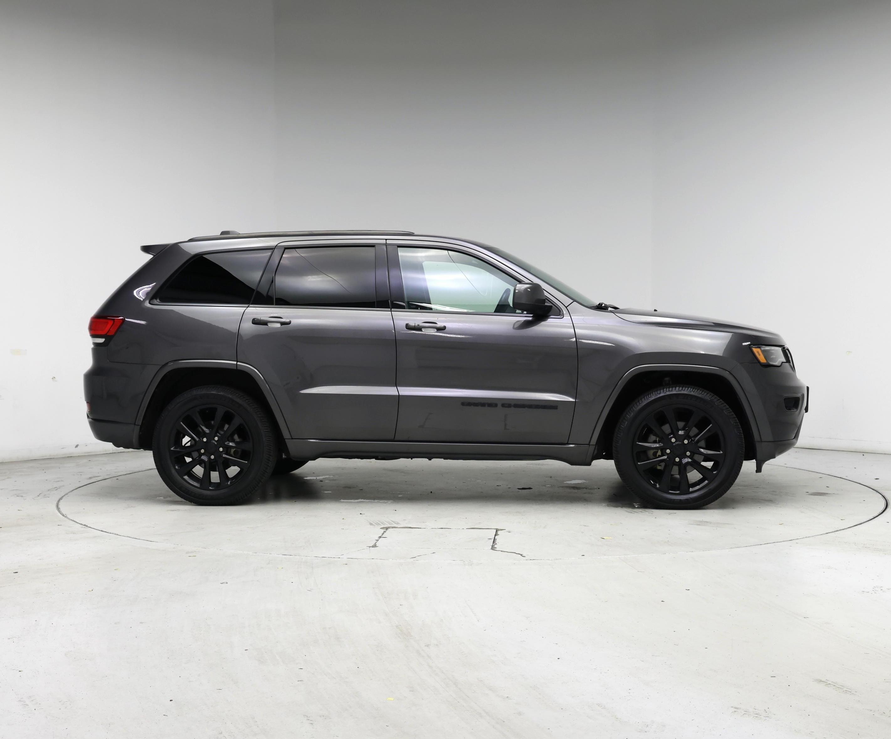 Thumbnail: 2020 Jeep Grand Cherokee - 7