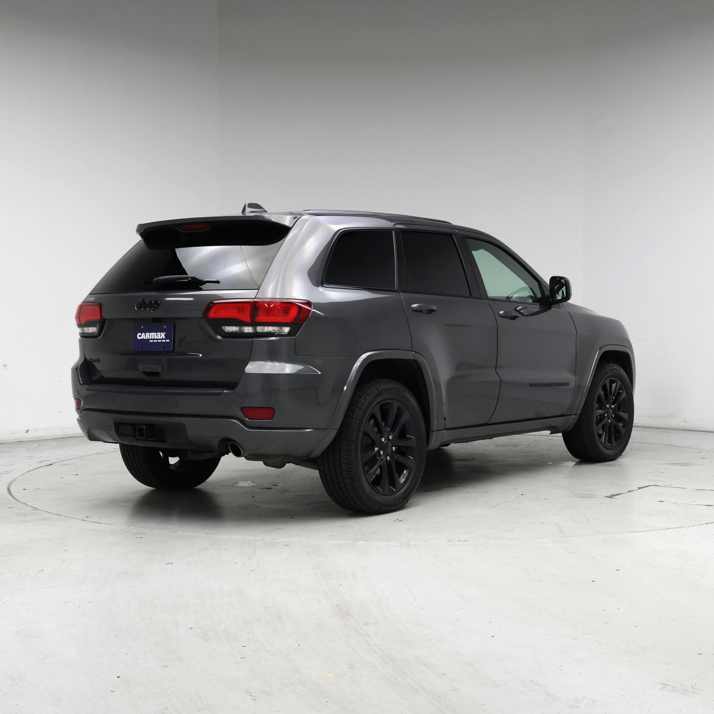 Thumbnail: 2020 Jeep Grand Cherokee - 8