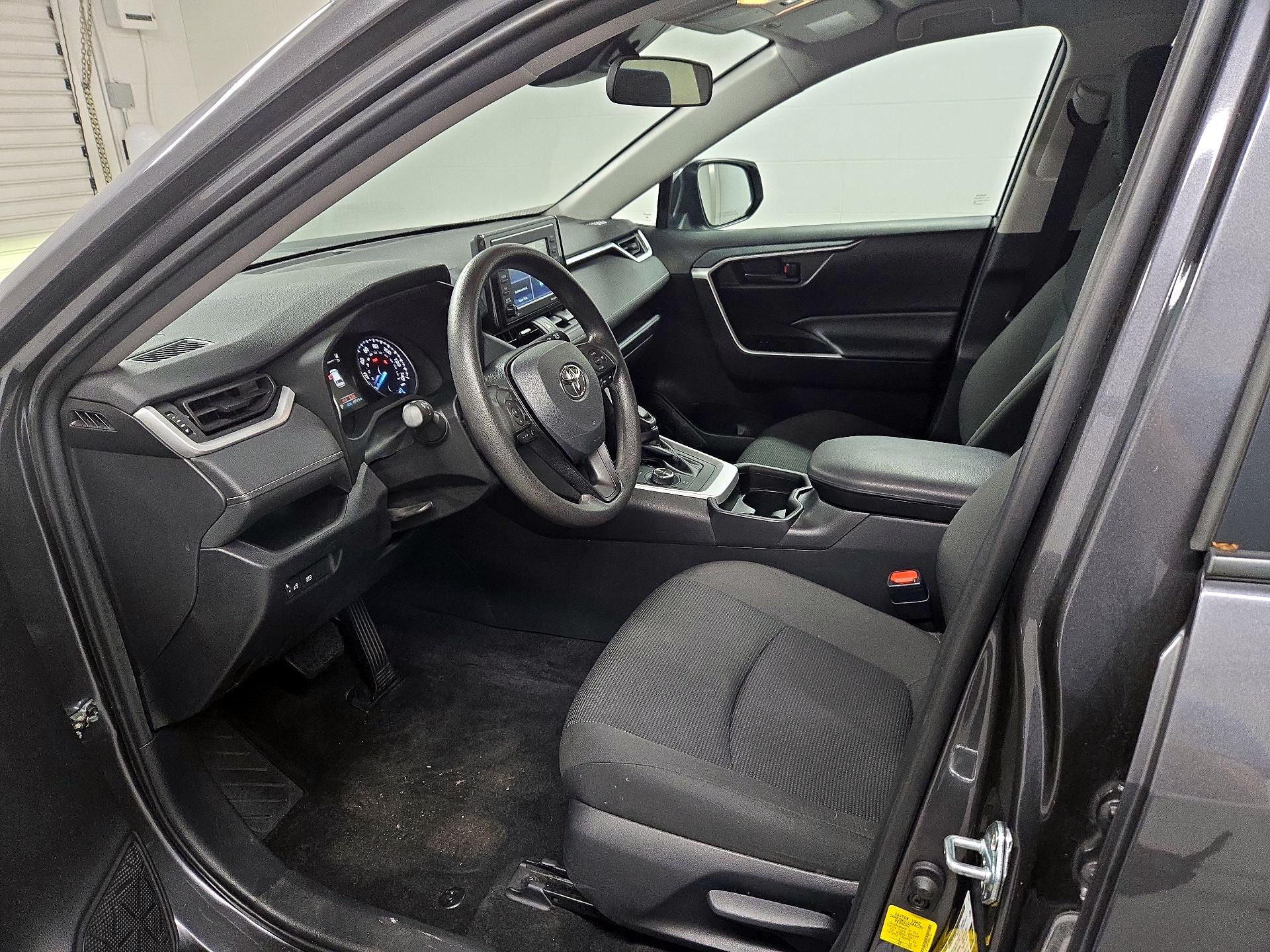 Thumbnail: 2021 Toyota RAV4 - 11
