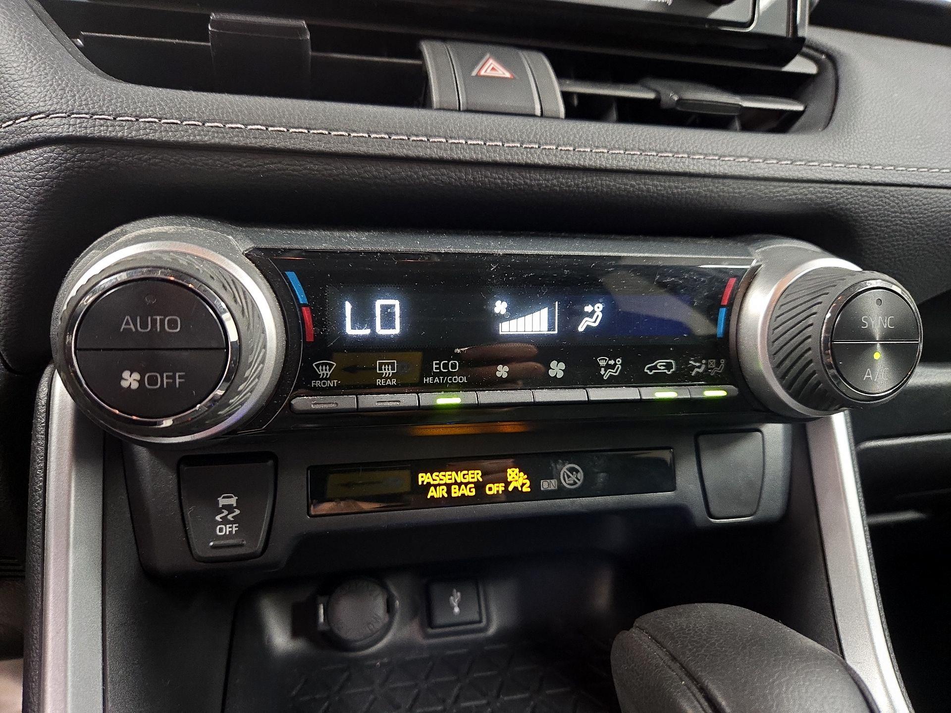 Thumbnail: 2021 Toyota RAV4 - 16