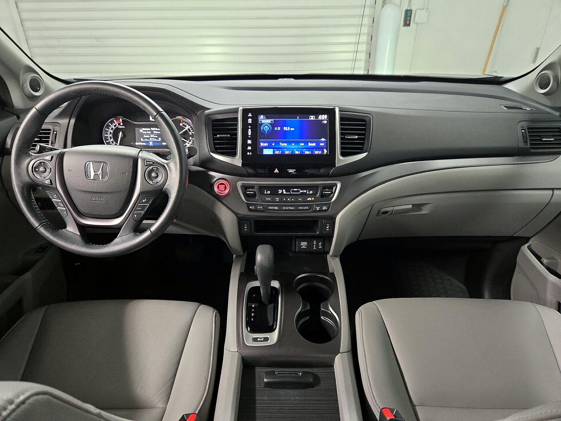 Thumbnail: 2017 Honda Pilot - 9