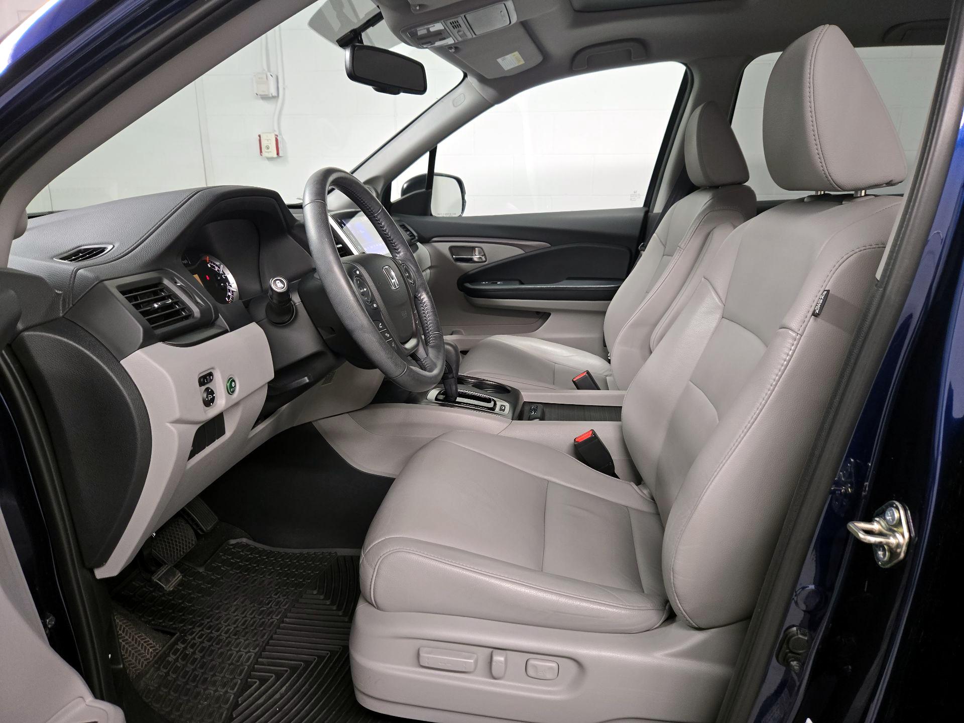 Thumbnail: 2017 Honda Pilot - 11