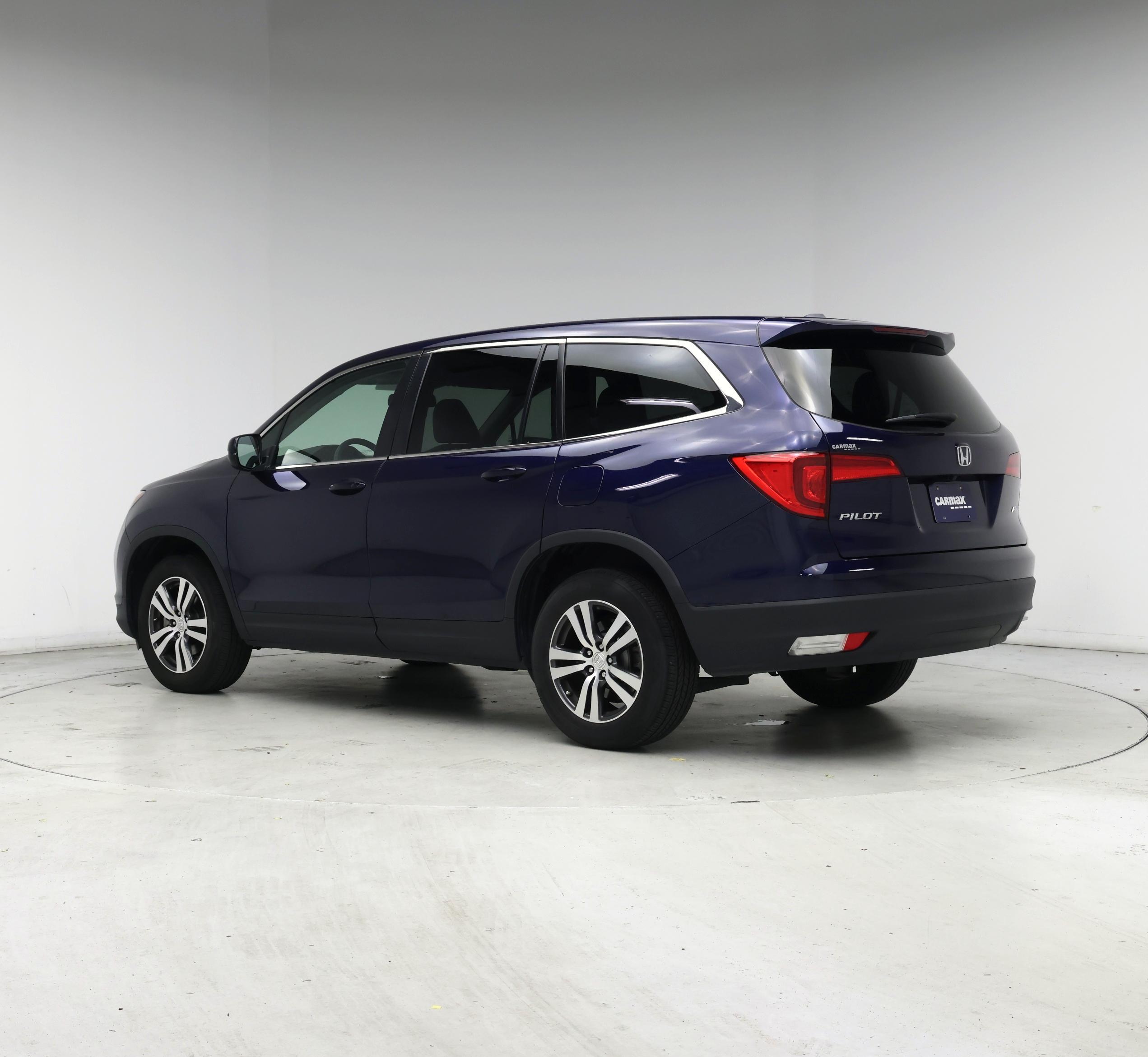 Thumbnail: 2017 Honda Pilot - 2