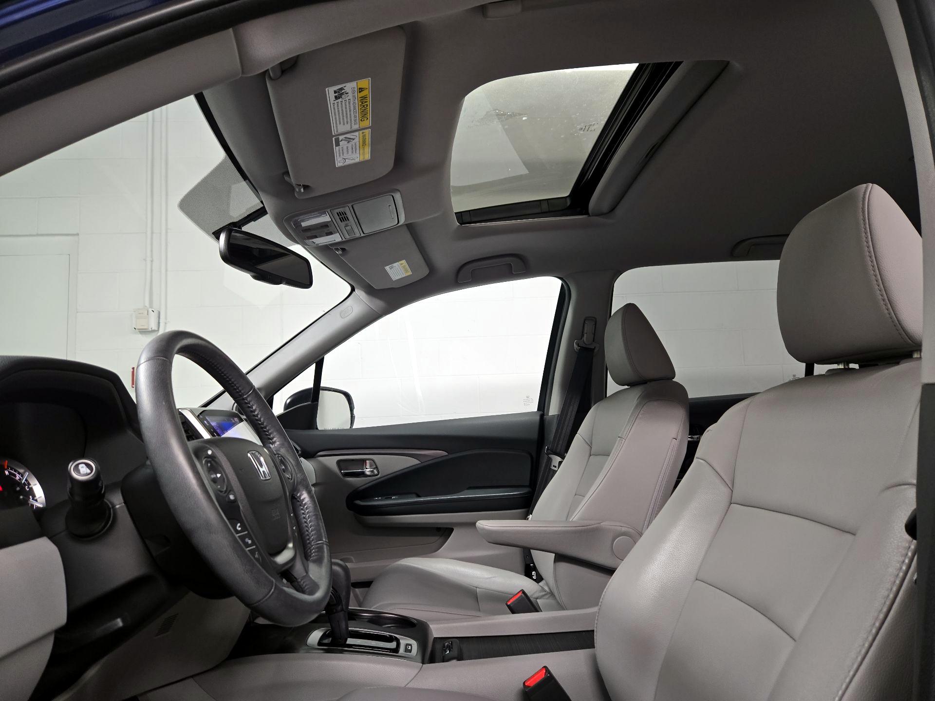 Thumbnail: 2017 Honda Pilot - 19