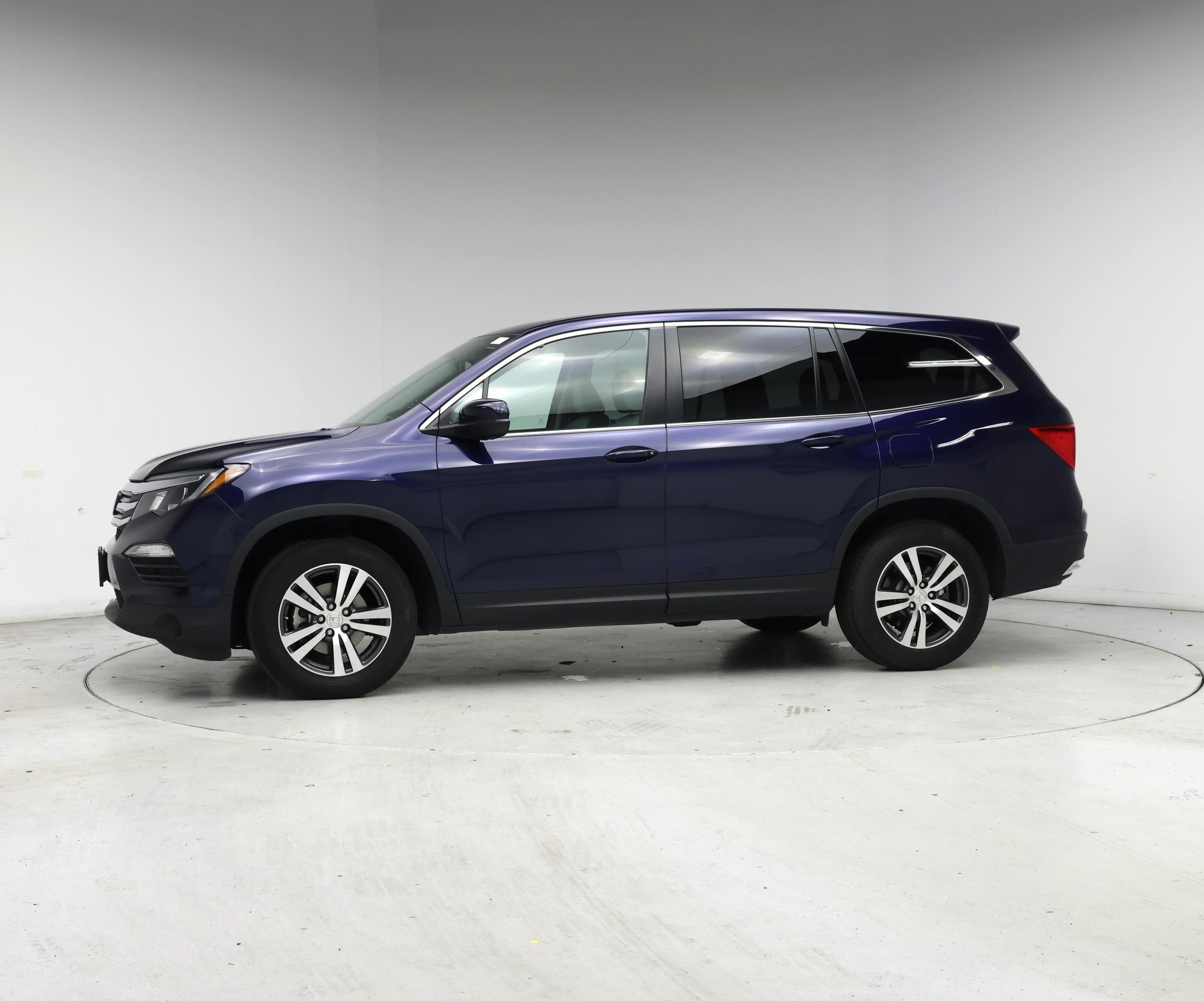 Thumbnail: 2017 Honda Pilot - 3