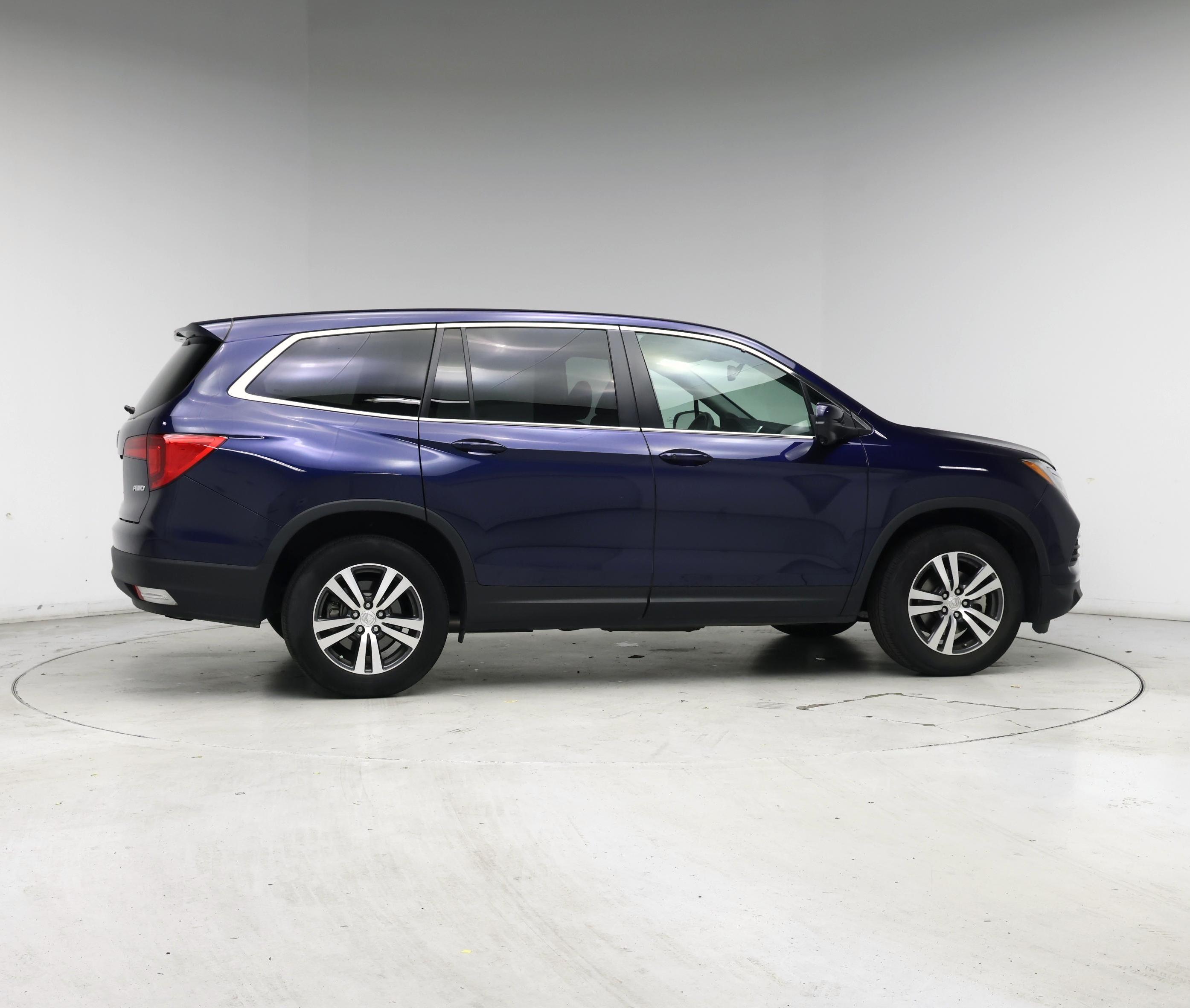 Thumbnail: 2017 Honda Pilot - 7