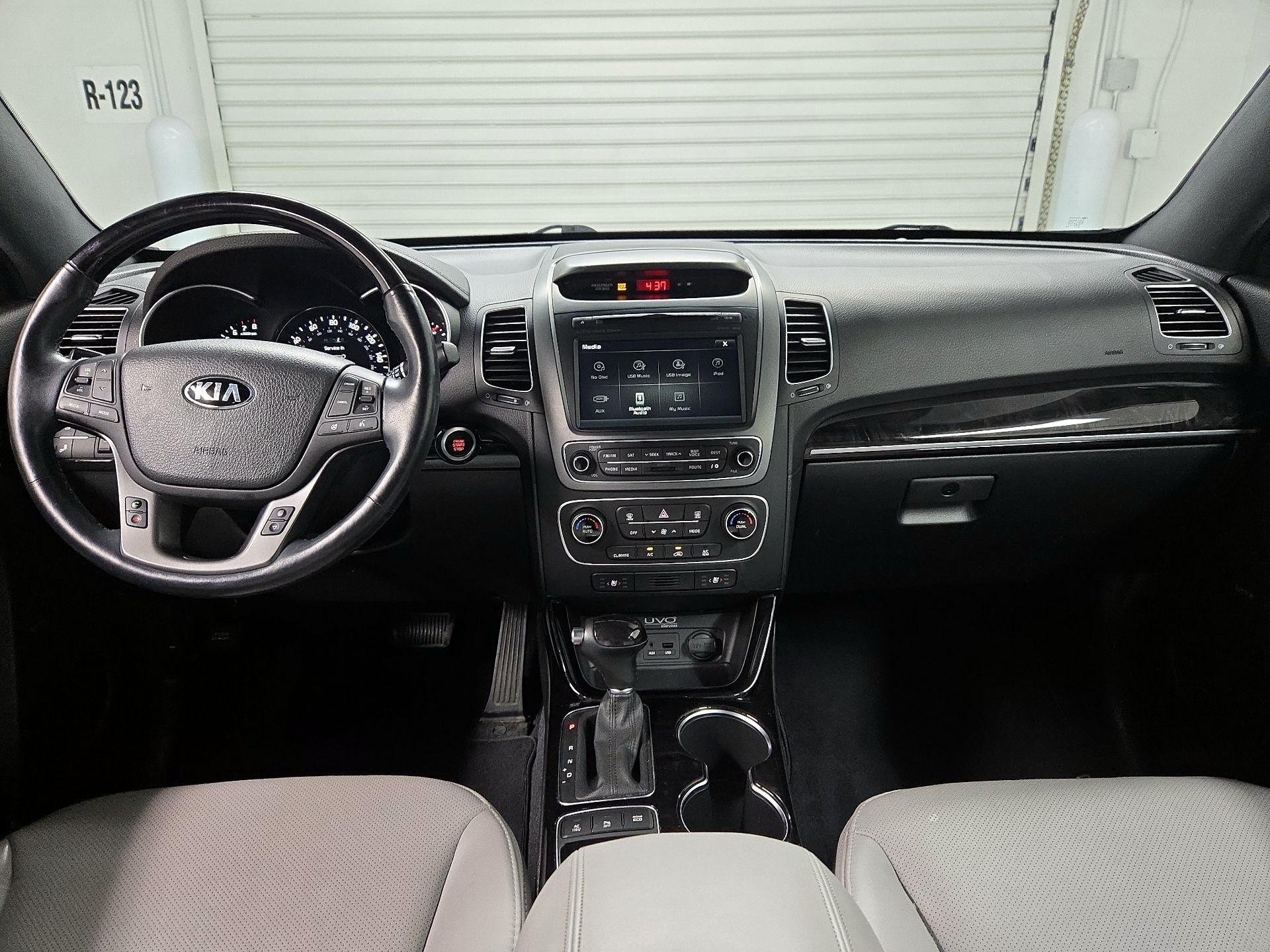Thumbnail: 2015 Kia Sorento - 9