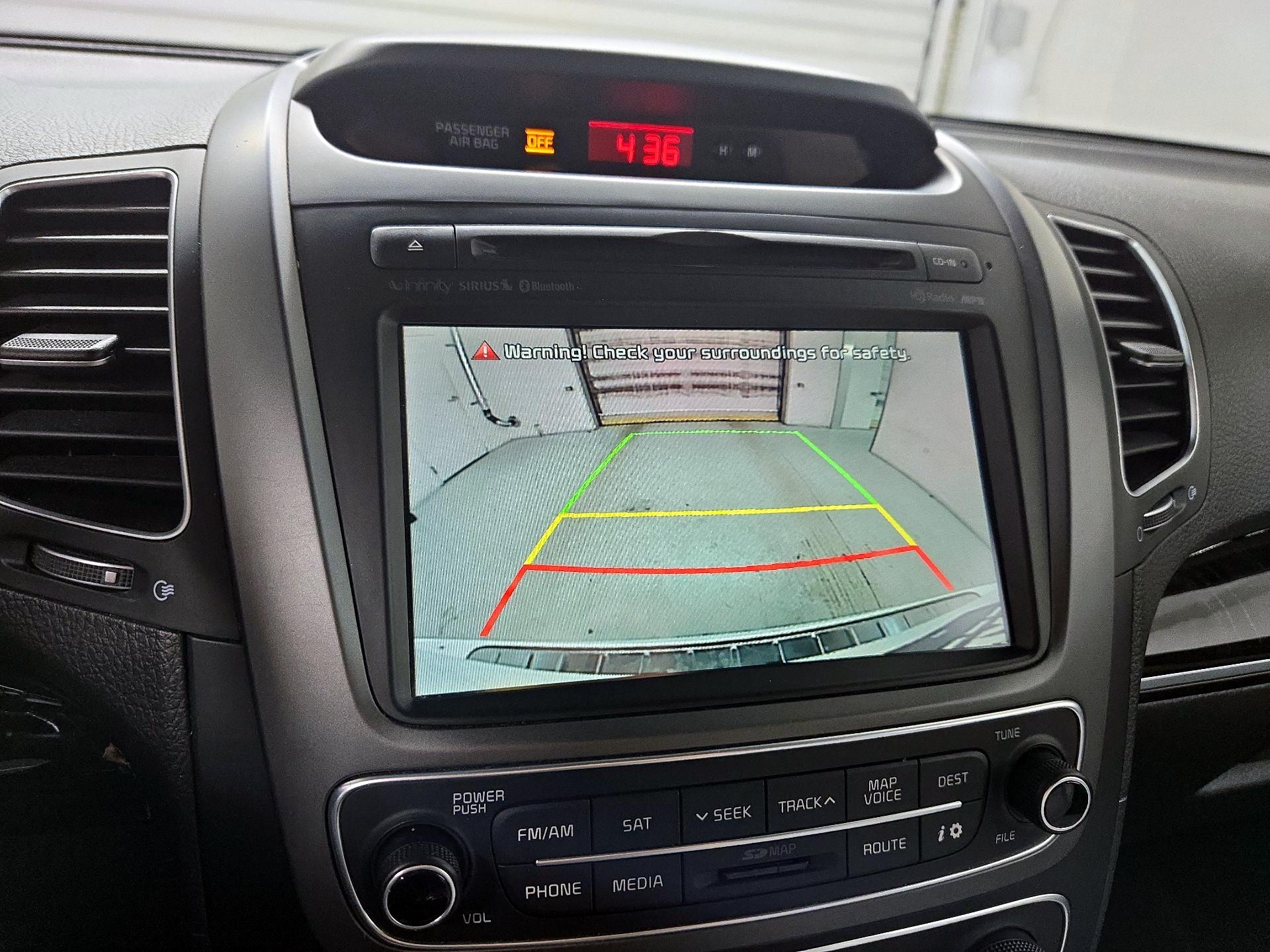 Thumbnail: 2015 Kia Sorento - 15