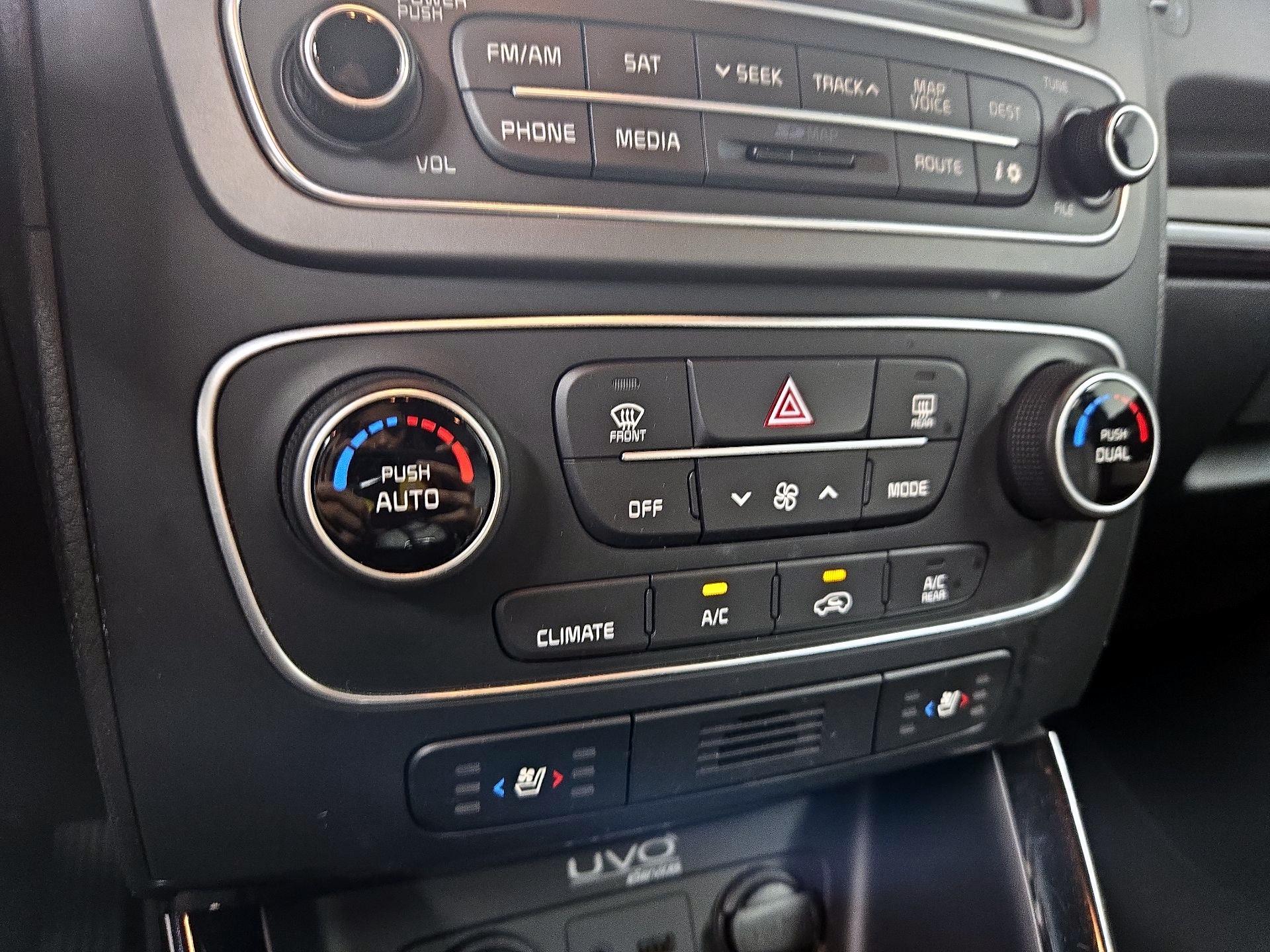 Thumbnail: 2015 Kia Sorento - 17