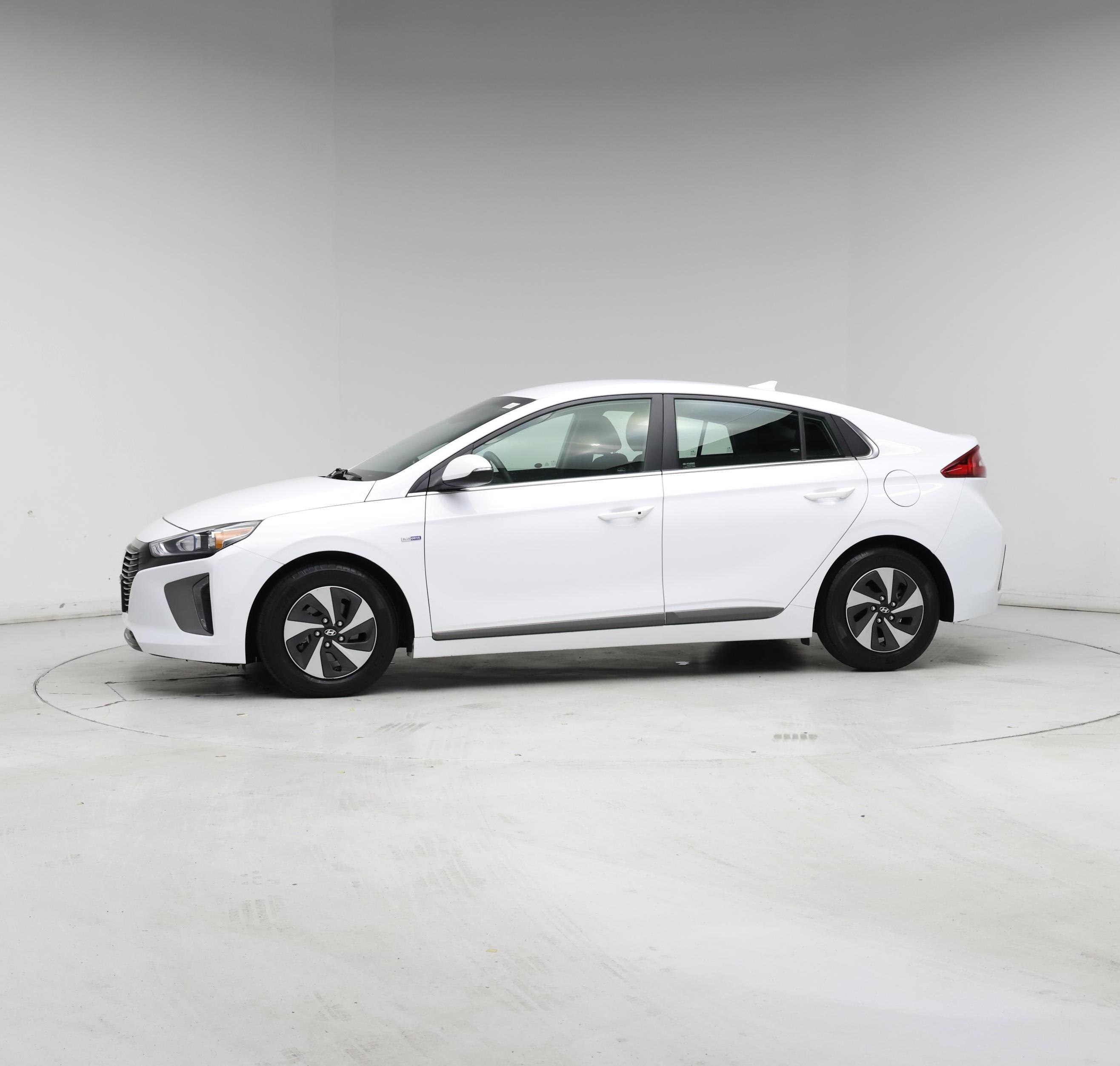 Thumbnail: 2019 Hyundai Ioniq - 3