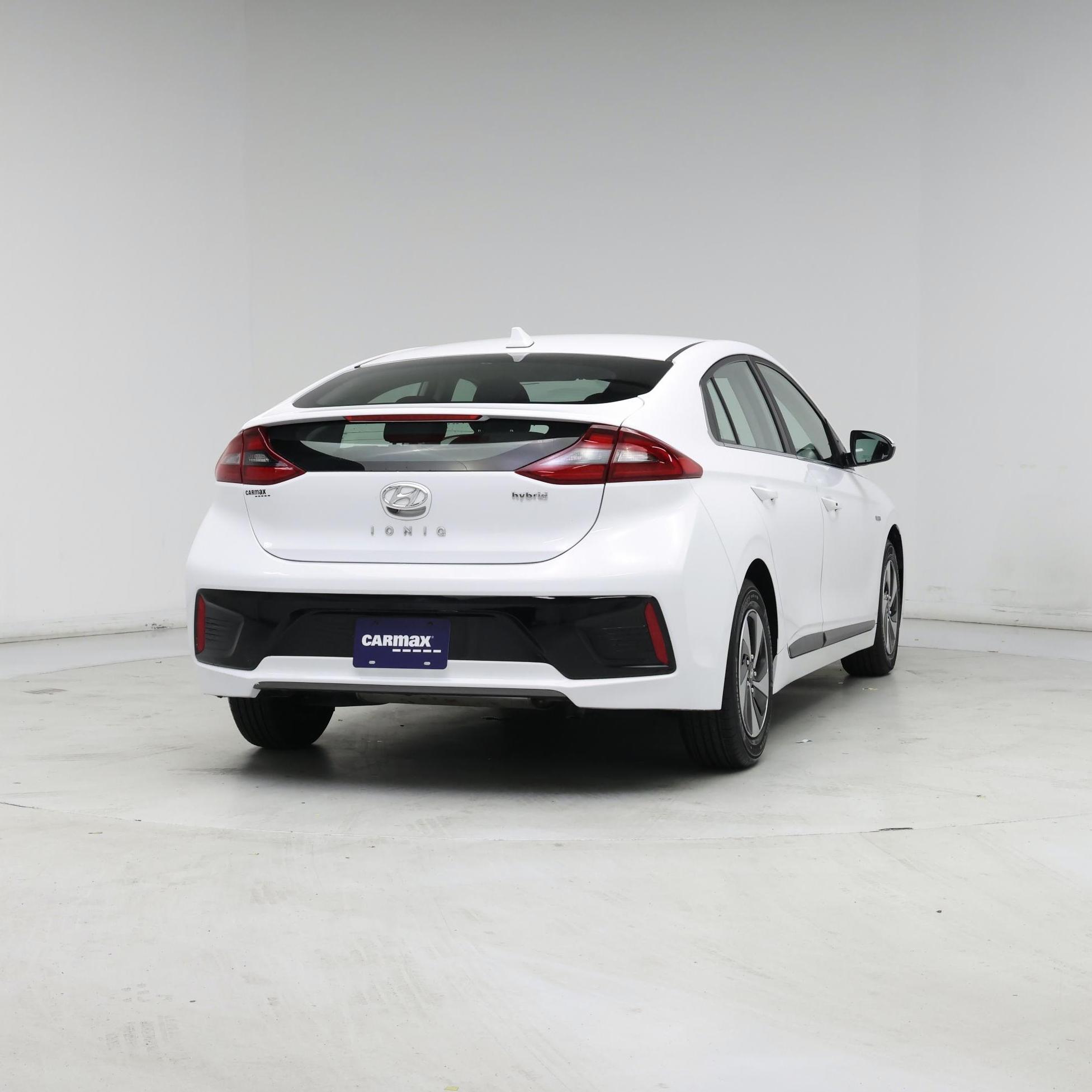 Thumbnail: 2019 Hyundai Ioniq - 8