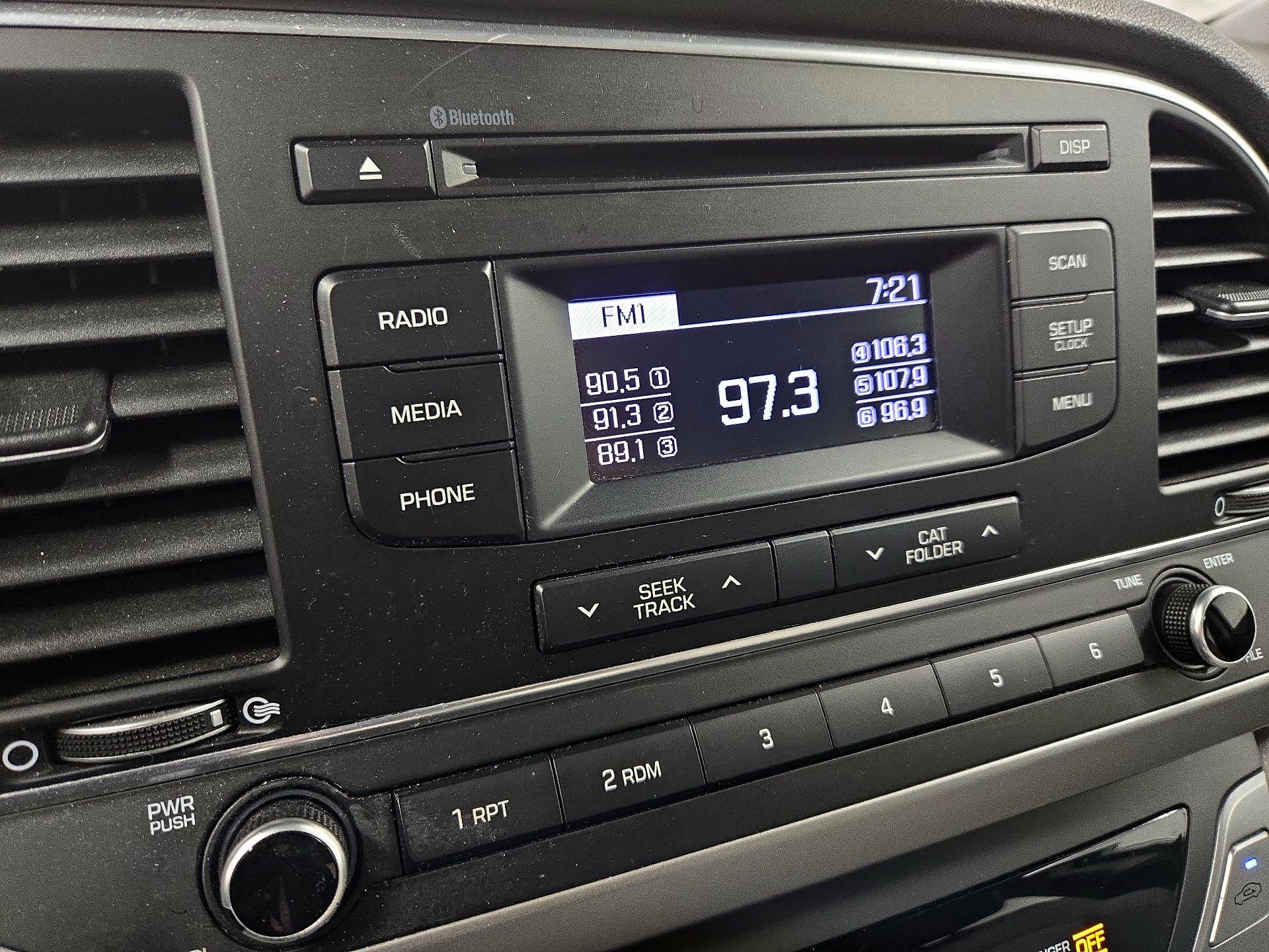 Thumbnail: 2017 Hyundai Elantra - 14