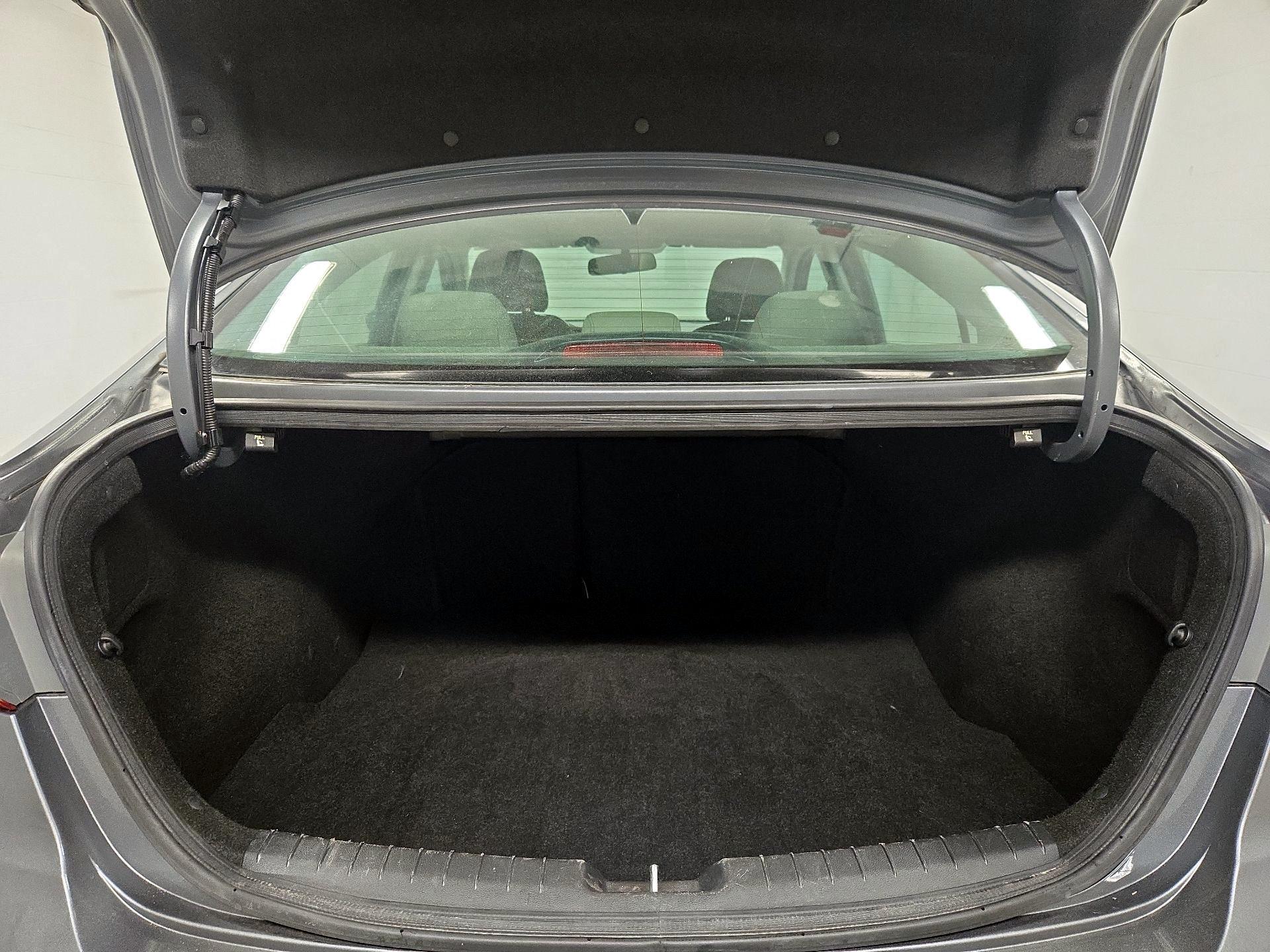 Thumbnail: 2017 Hyundai Elantra - 19