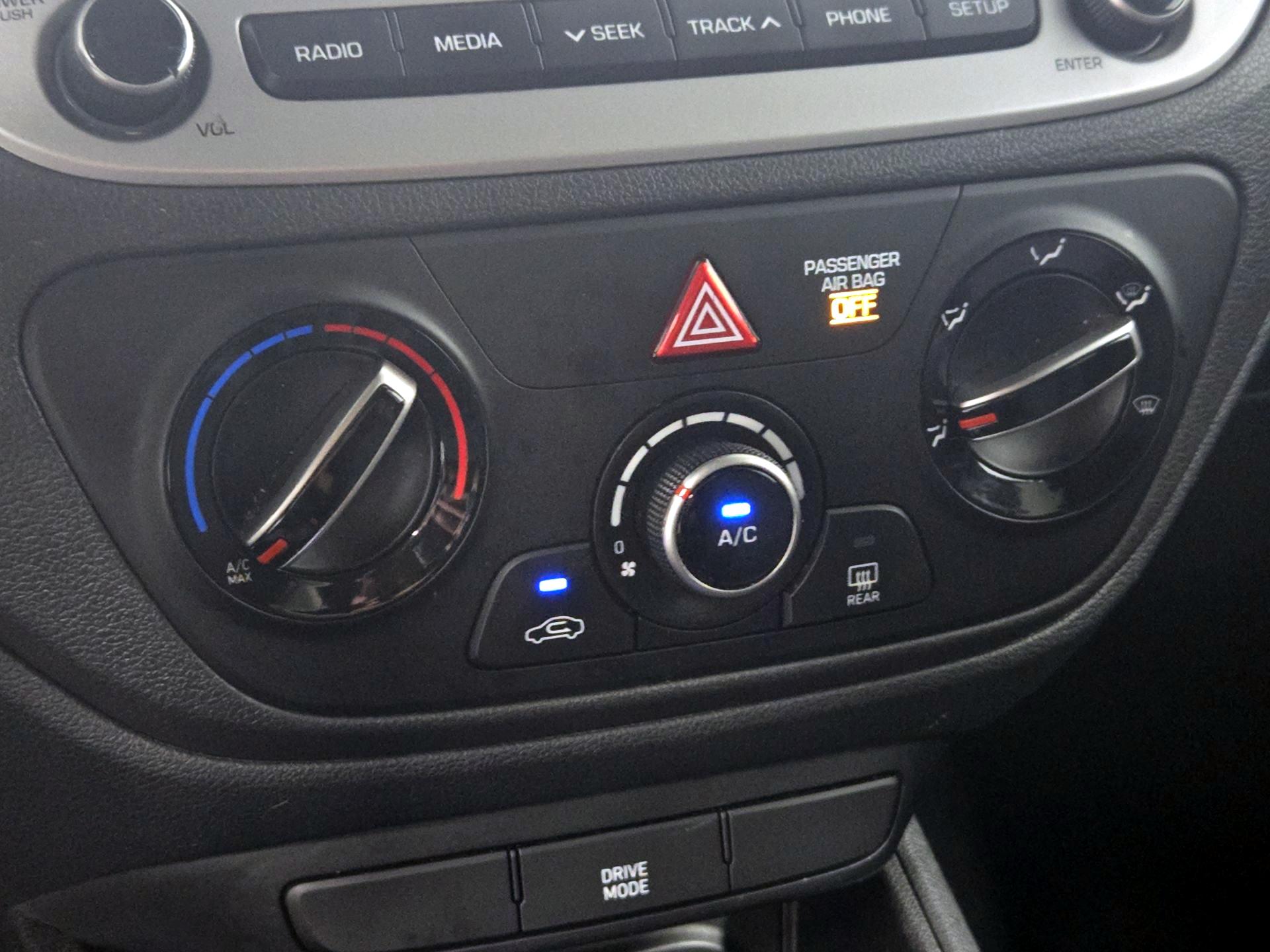 Thumbnail: 2019 Hyundai Accent - 16