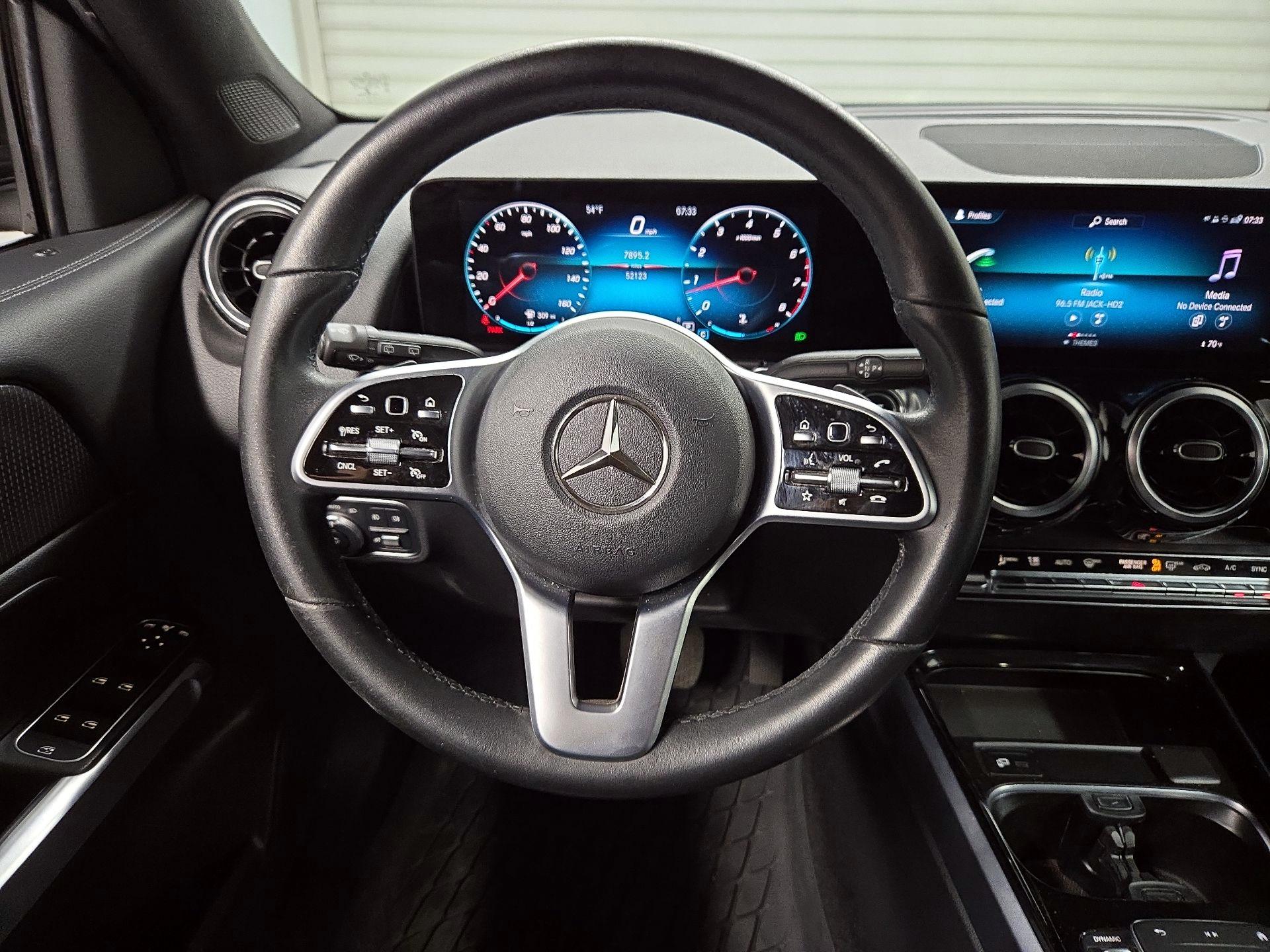 Thumbnail: 2022 Mercedes-Benz GLB - 10
