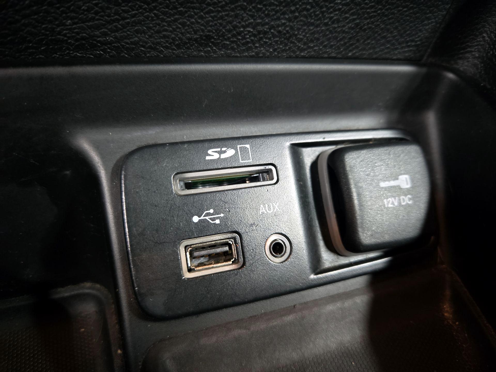 Thumbnail: 2017 Jeep Cherokee - 17