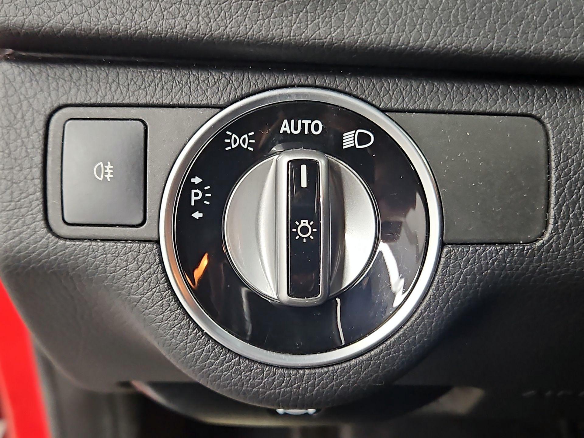 Thumbnail: 2015 Mercedes-Benz C-Class - 13