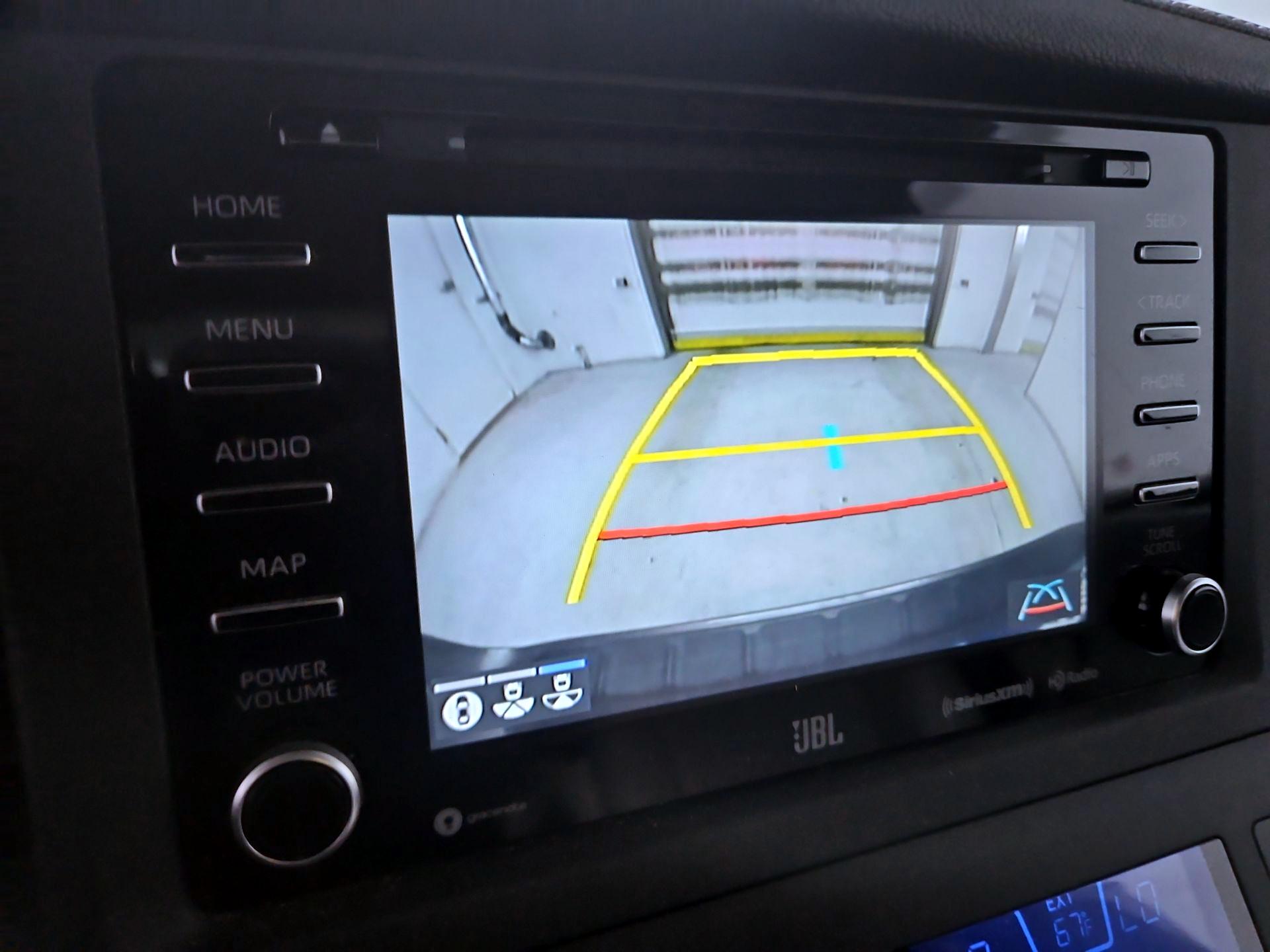 Thumbnail: 2019 Toyota Sienna - 15