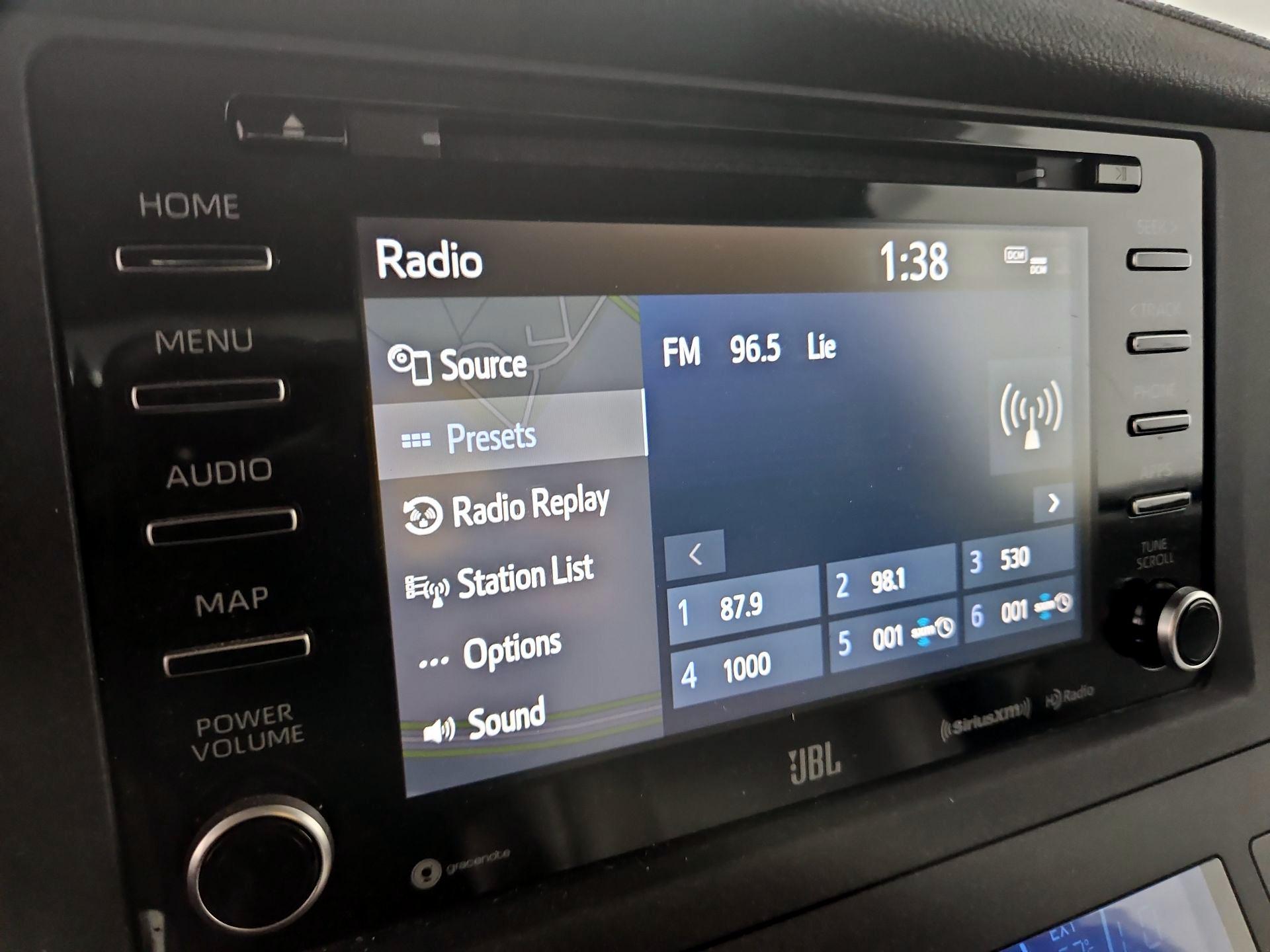 Thumbnail: 2019 Toyota Sienna - 16