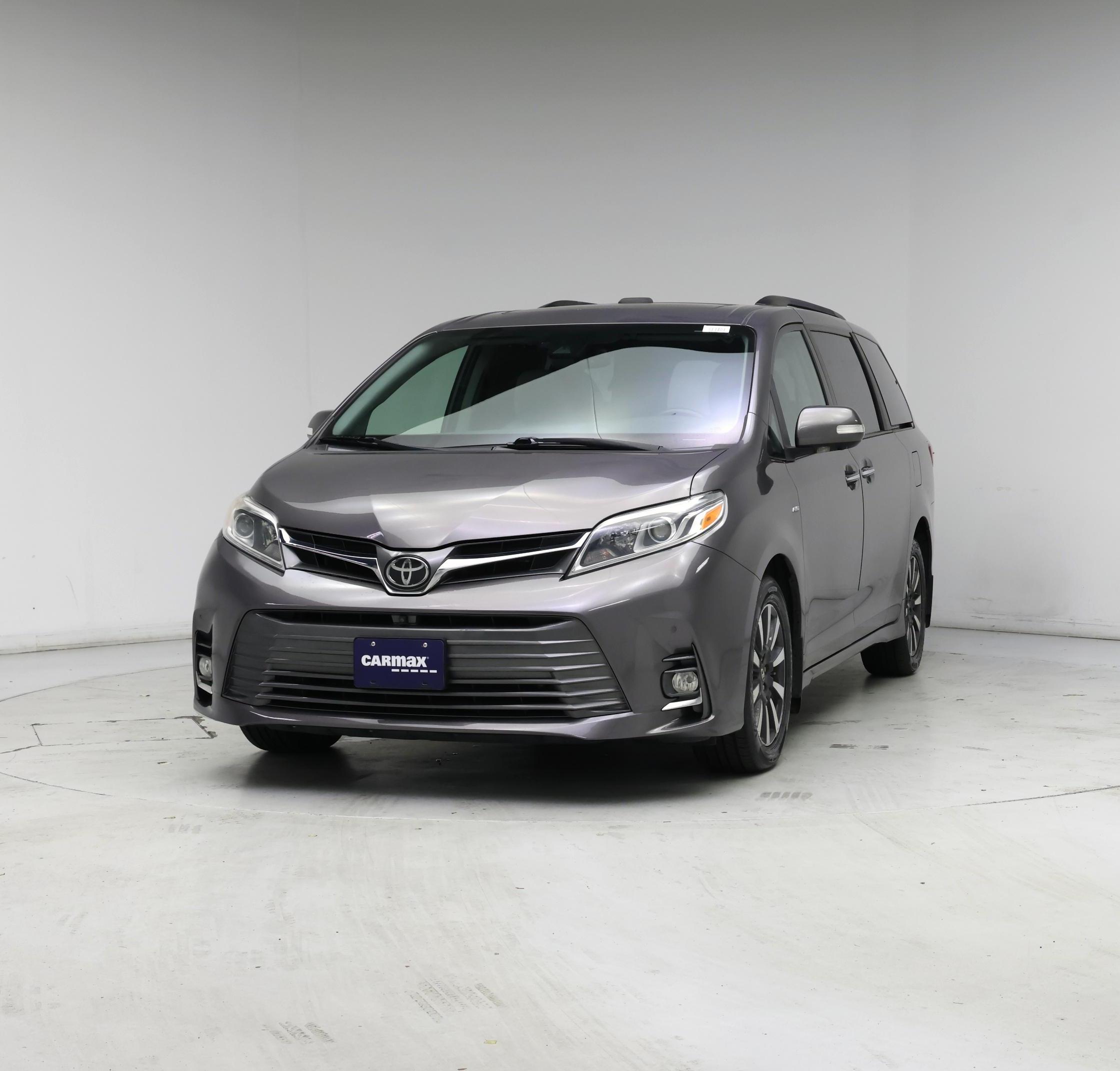 Thumbnail: 2019 Toyota Sienna - 4
