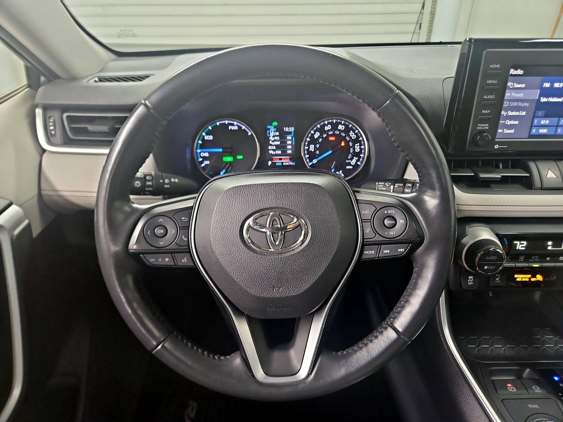 Thumbnail: 2020 Toyota RAV4 - 10