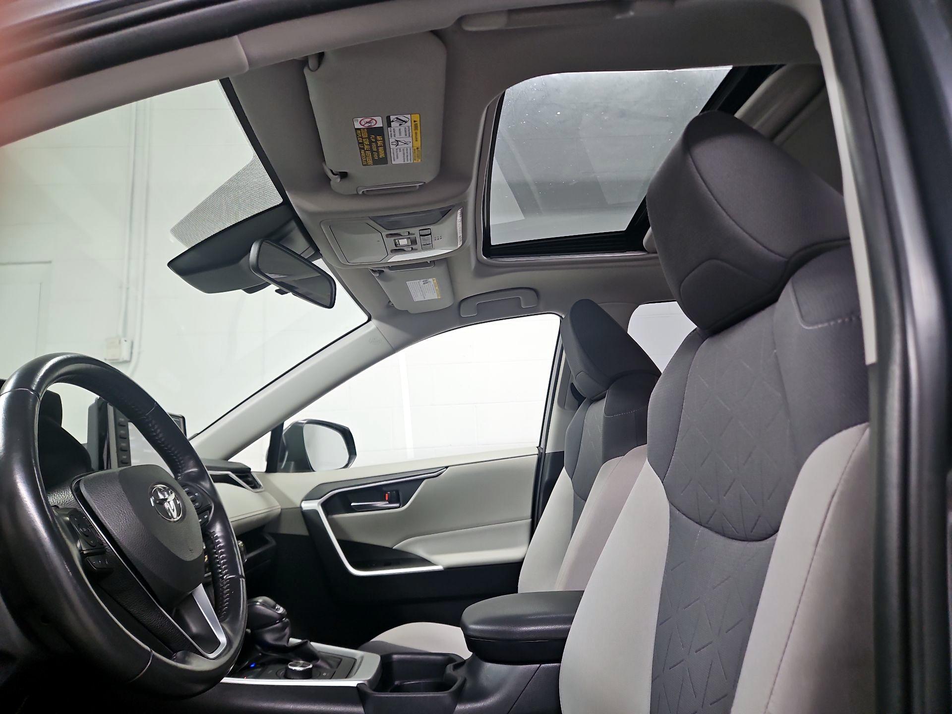 Thumbnail: 2020 Toyota RAV4 - 19