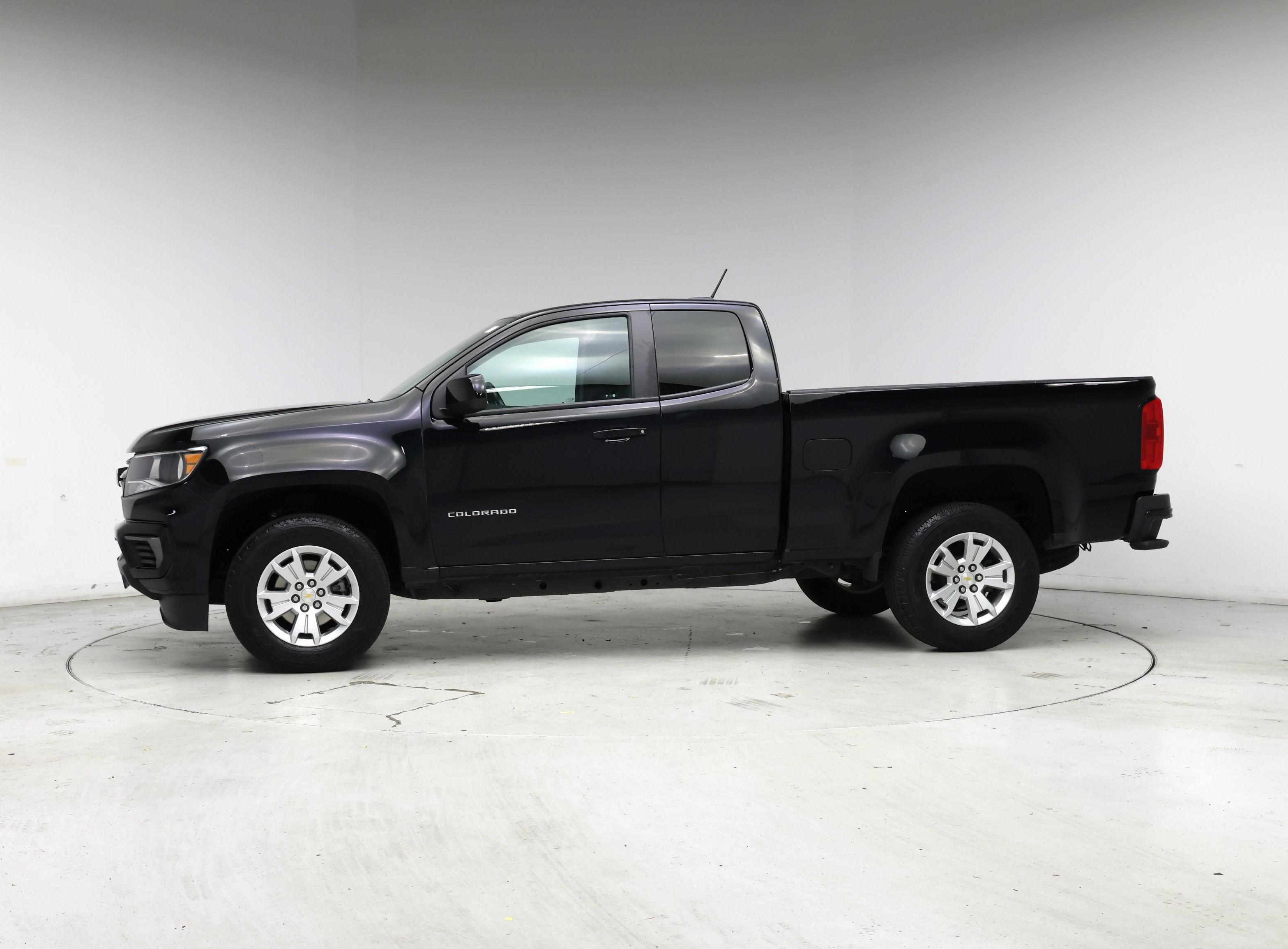 Thumbnail: 2022 Chevrolet Colorado - 3