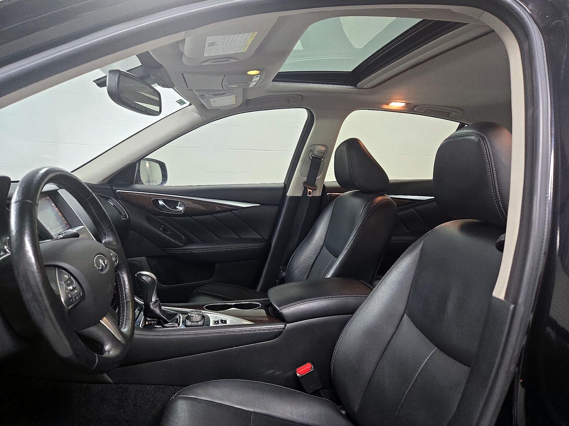 Thumbnail: 2015 INFINITI Q50 - 20