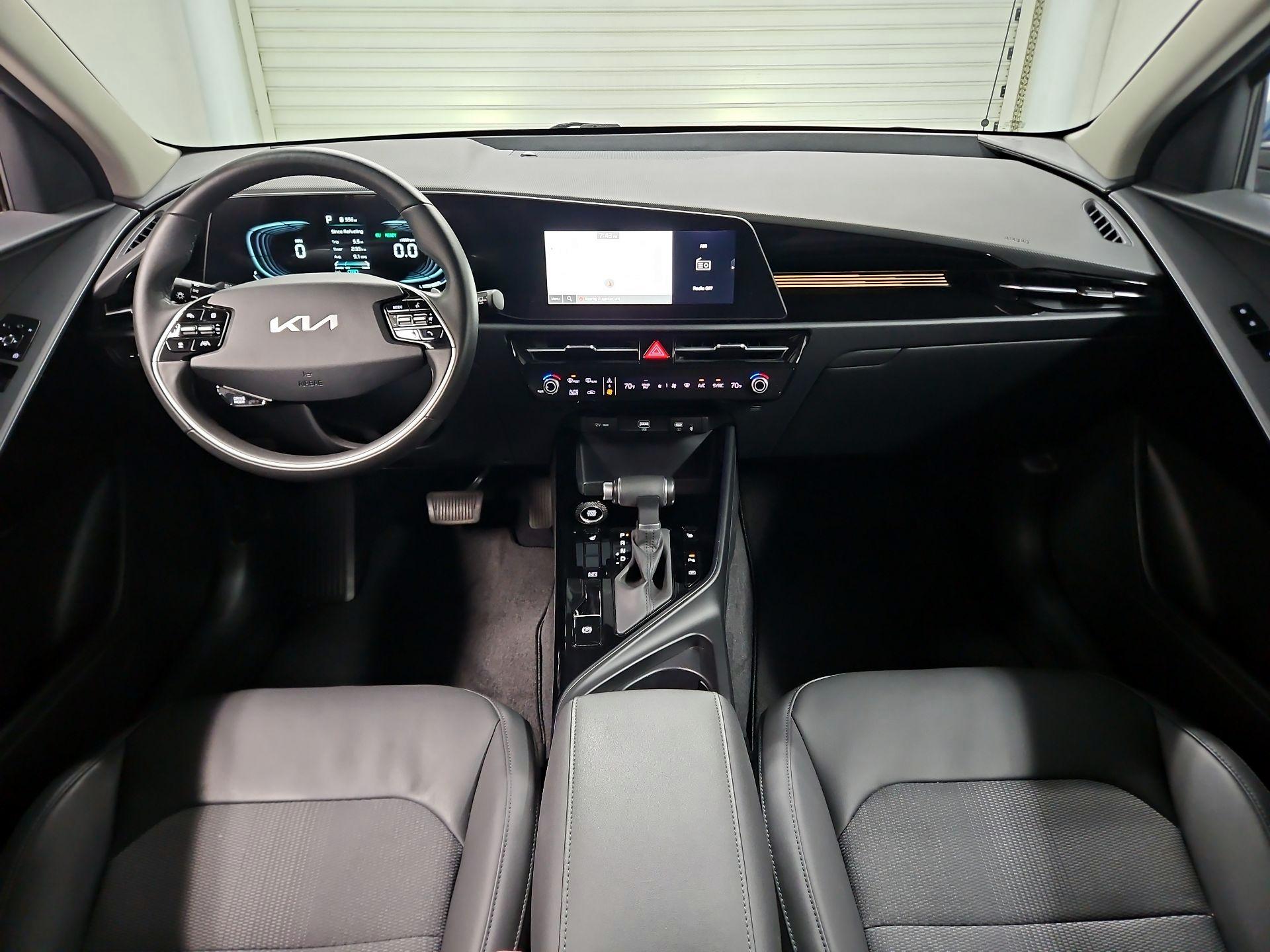 Thumbnail: 2023 Kia Niro - 9