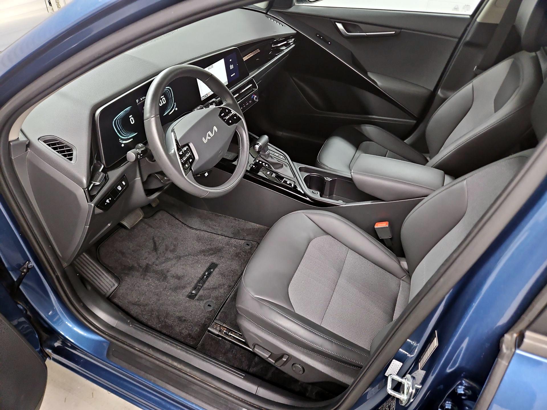 Thumbnail: 2023 Kia Niro - 11