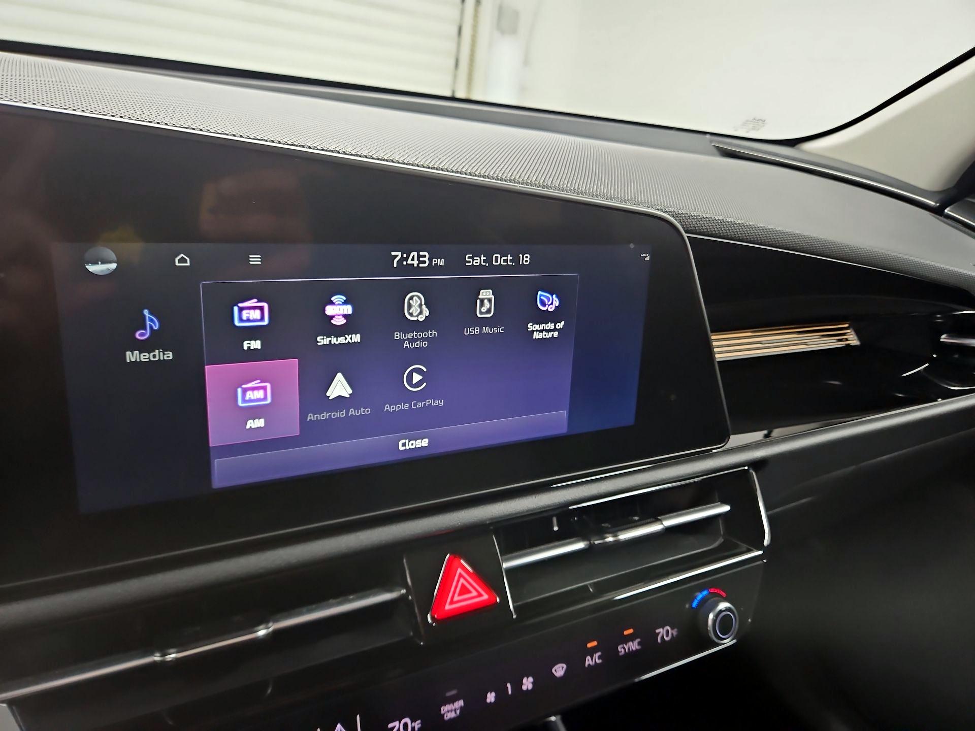 Thumbnail: 2023 Kia Niro - 16