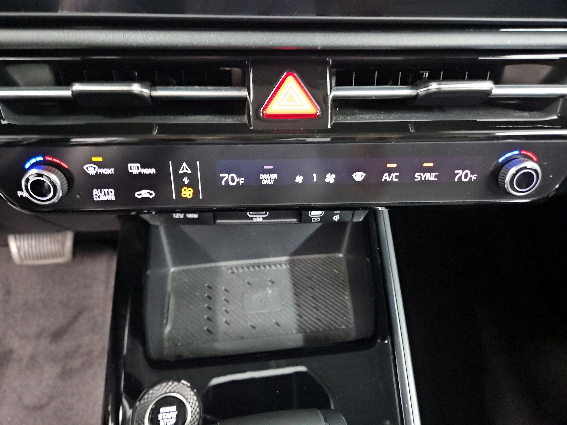 Thumbnail: 2023 Kia Niro - 17