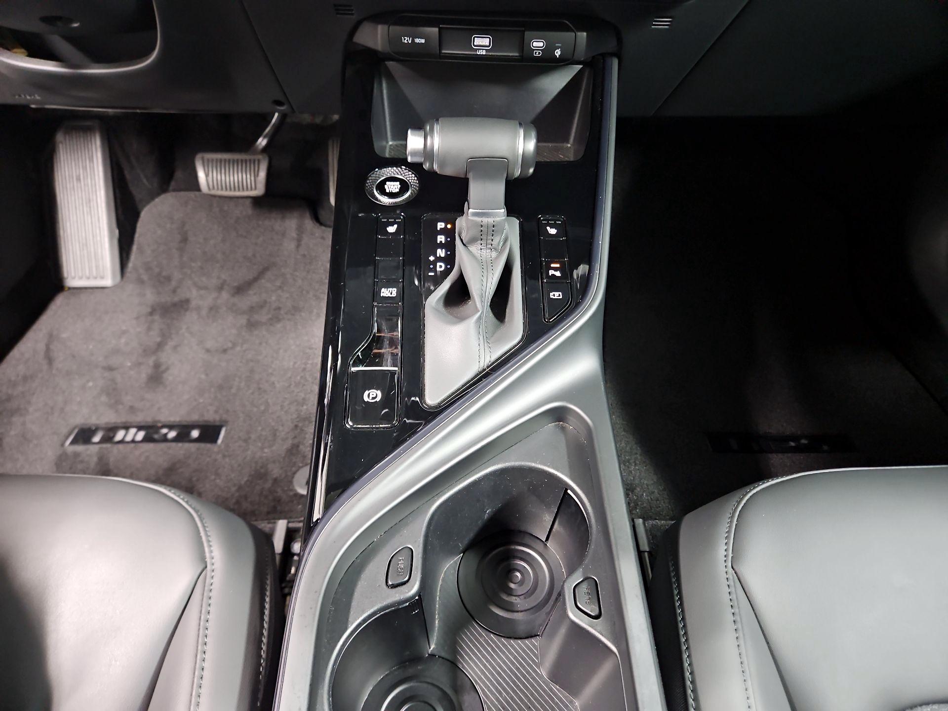 Thumbnail: 2023 Kia Niro - 18