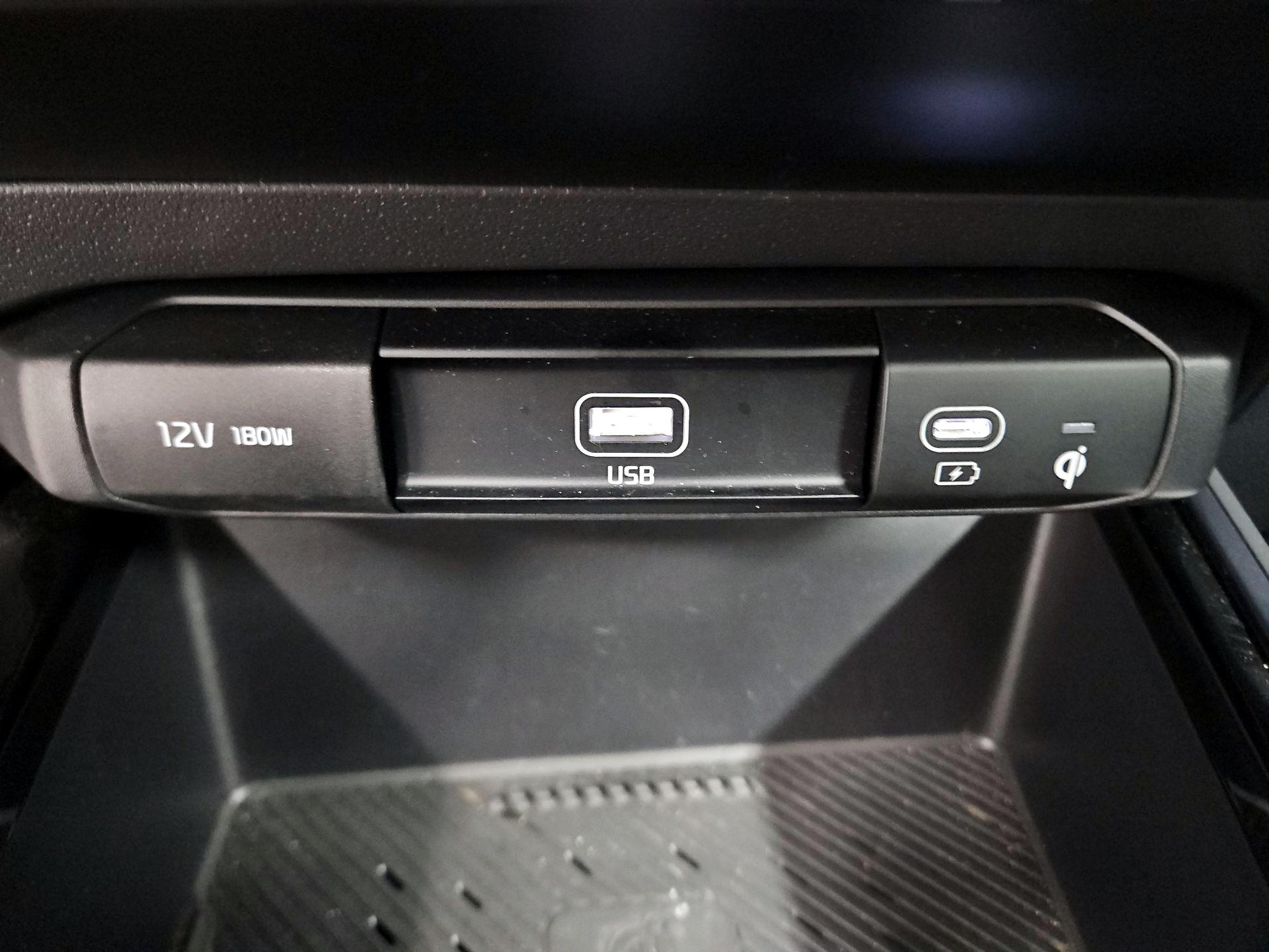 Thumbnail: 2023 Kia Niro - 19